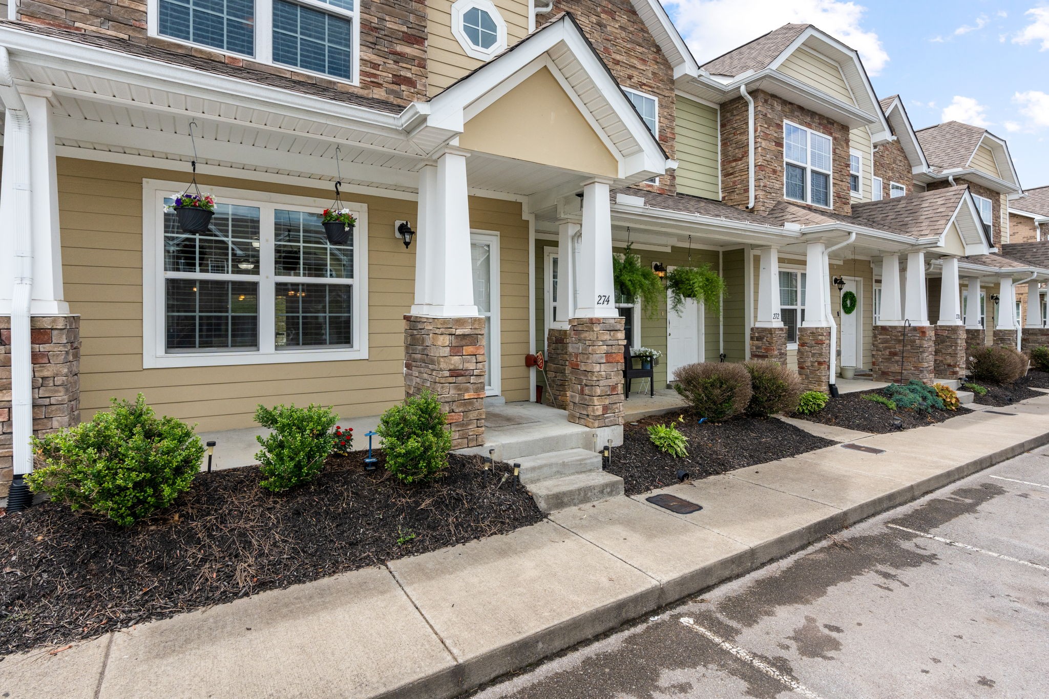 274 Cobblestone Place Dr