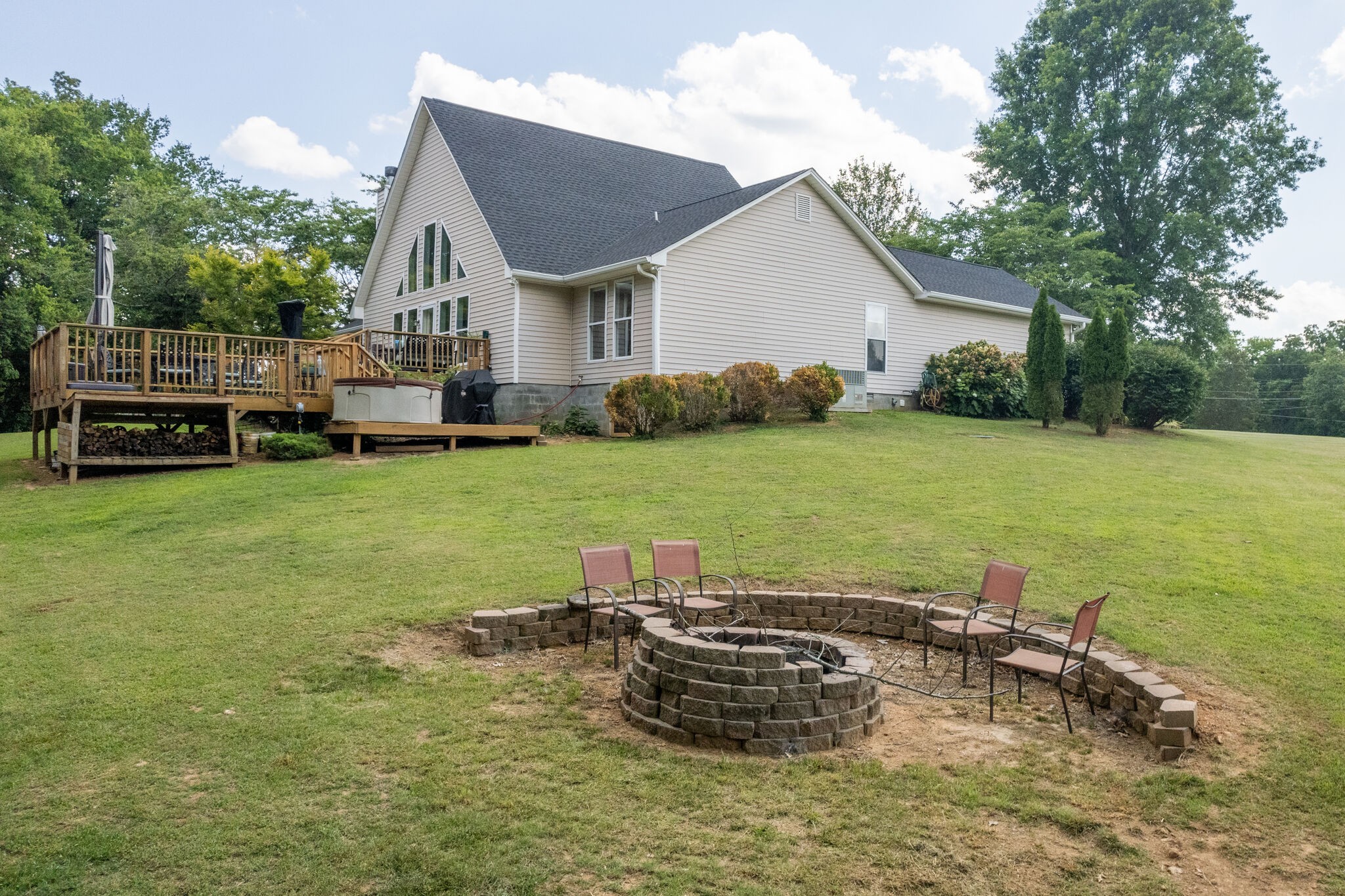 1624 Campbell Rd