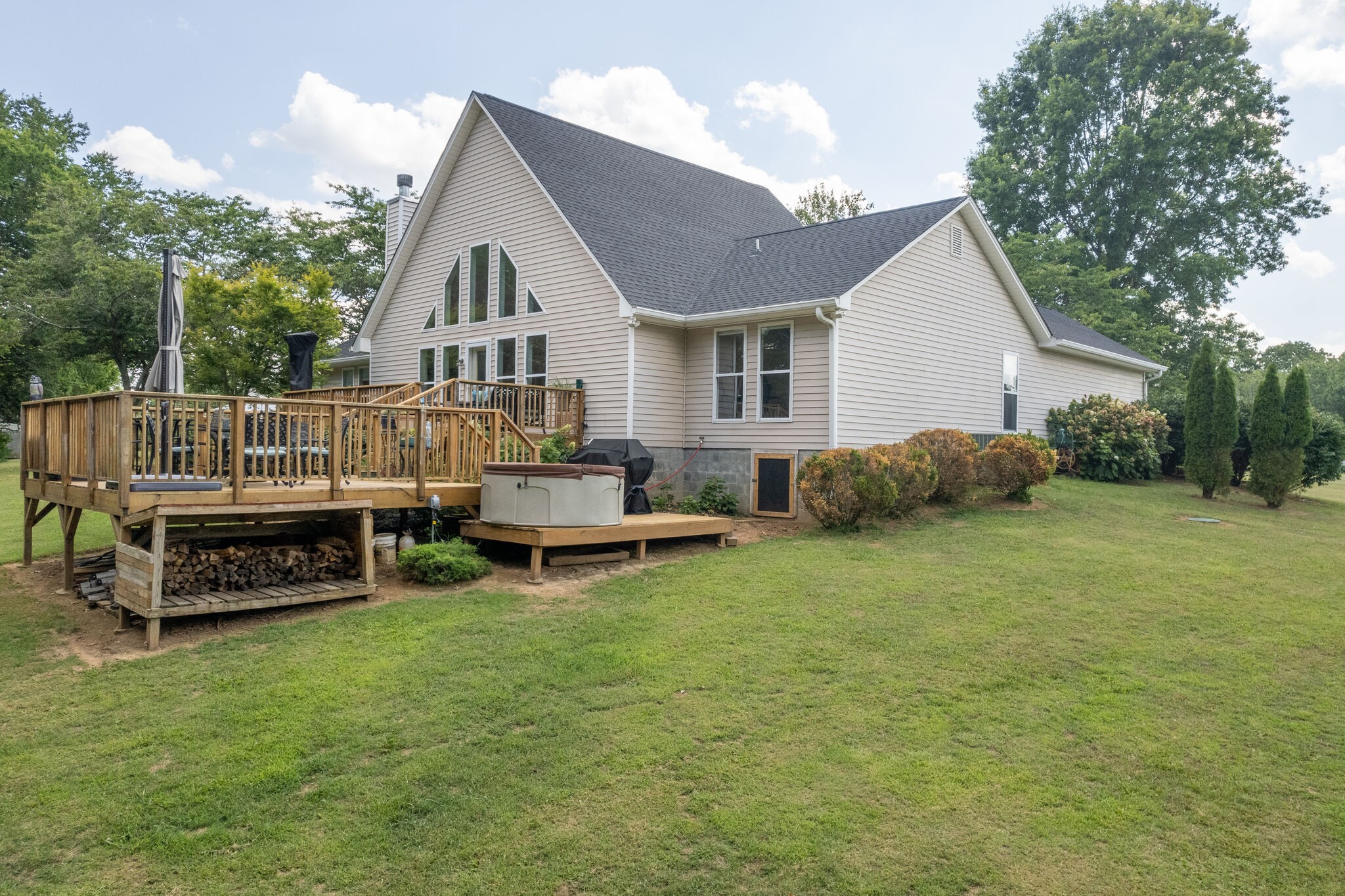 1624 Campbell Rd