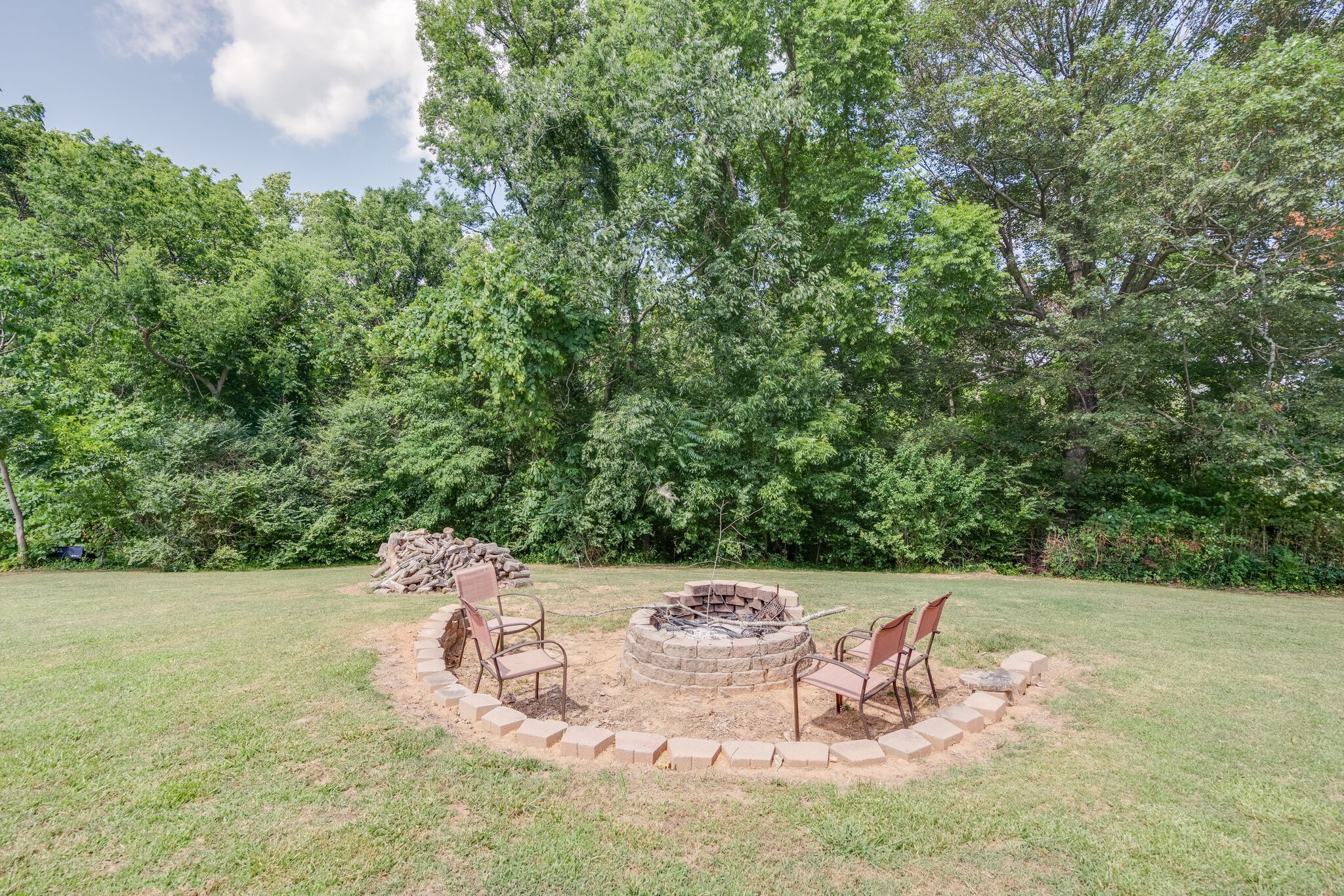 1624 Campbell Rd