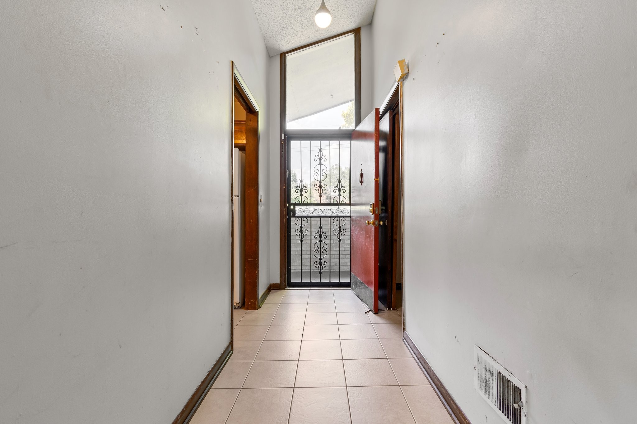 515 Freda Villa