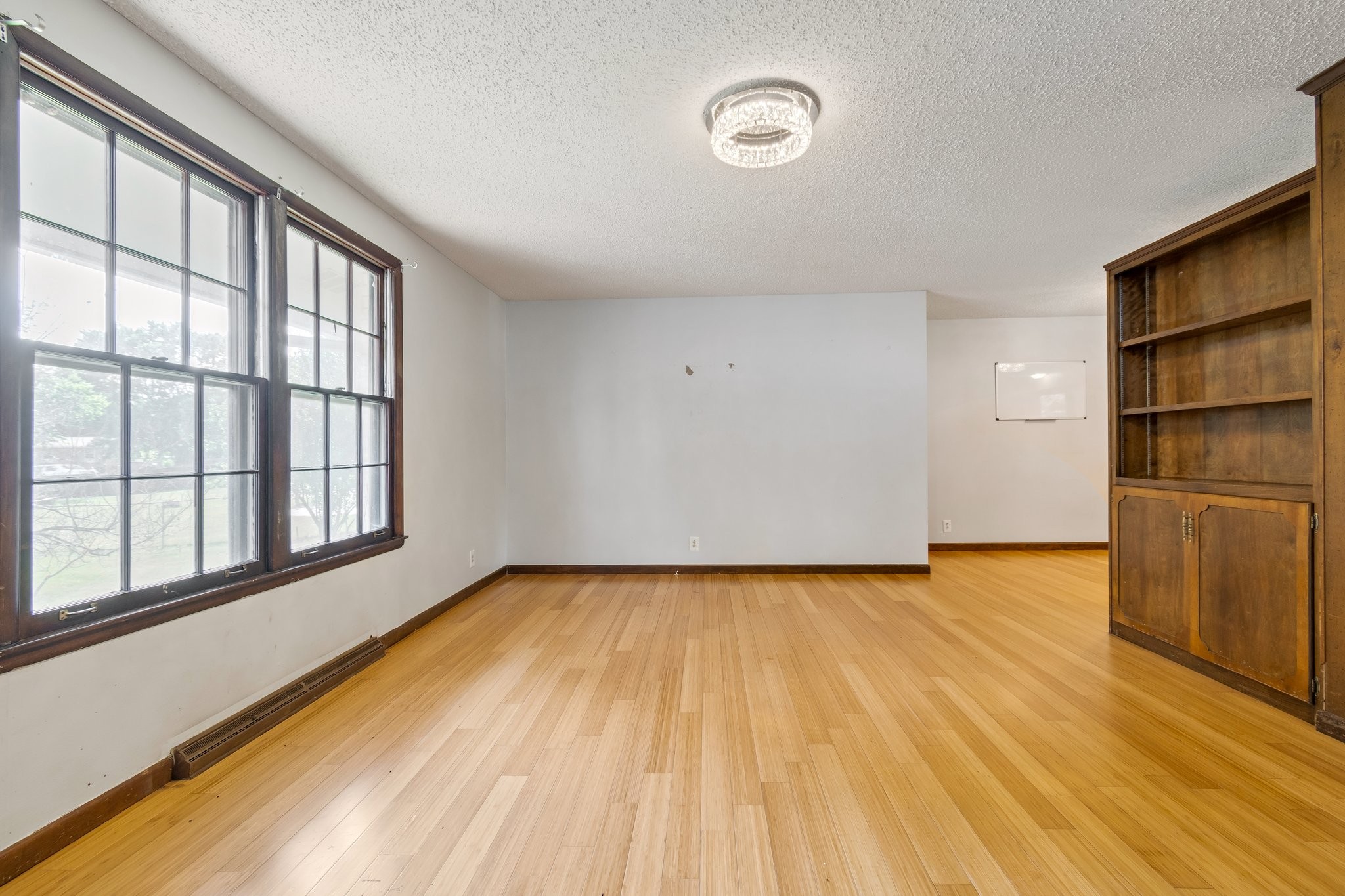 515 Freda Villa