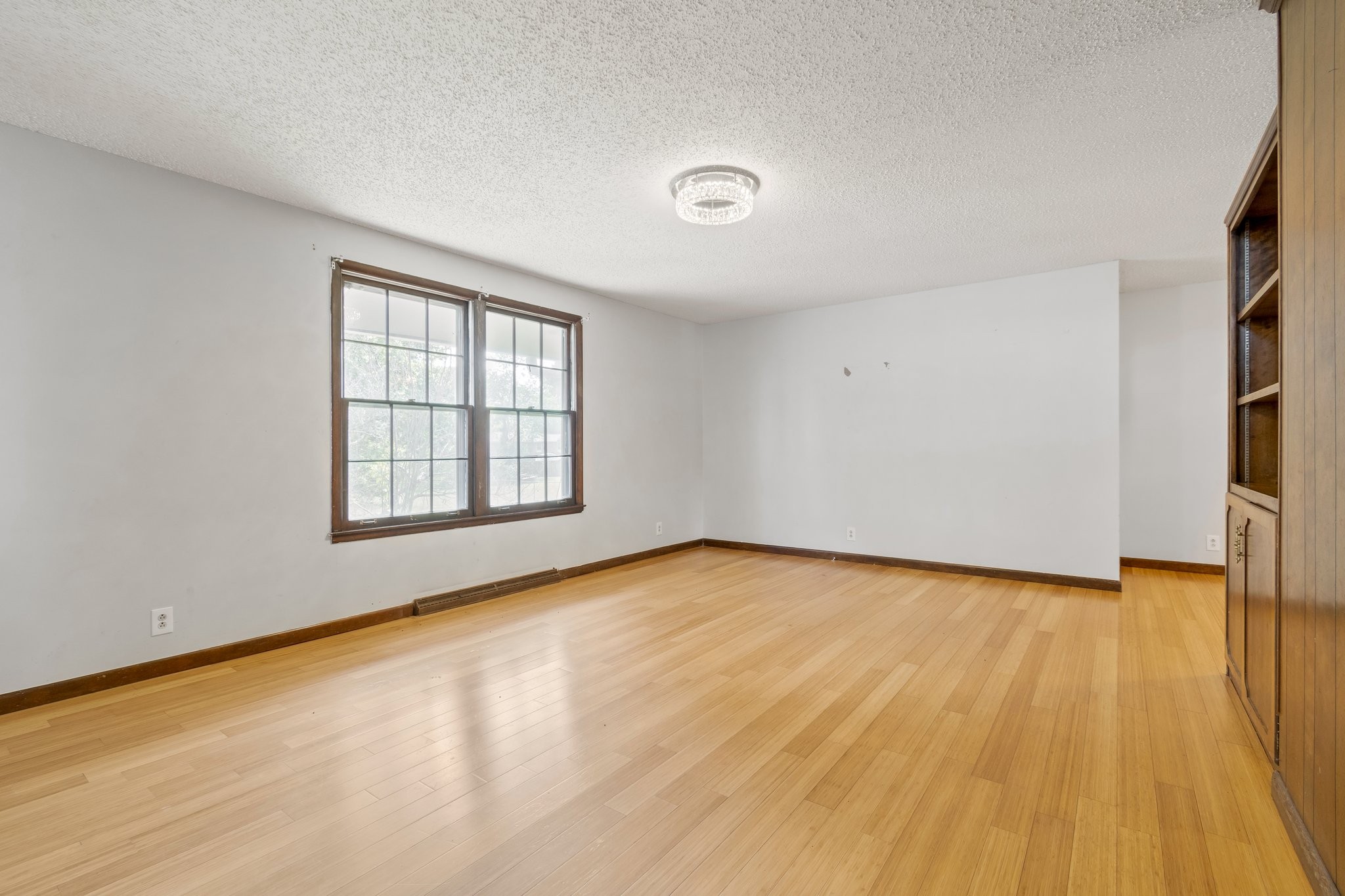 515 Freda Villa