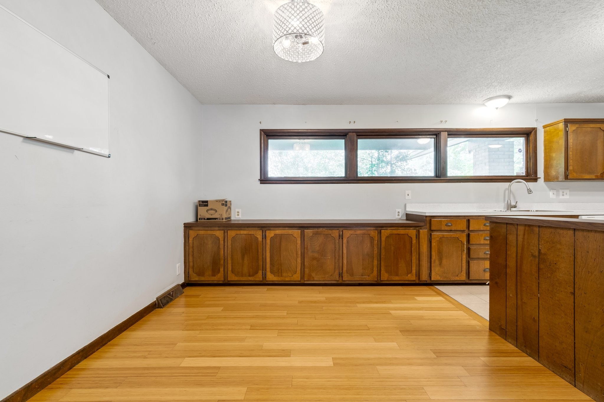 515 Freda Villa