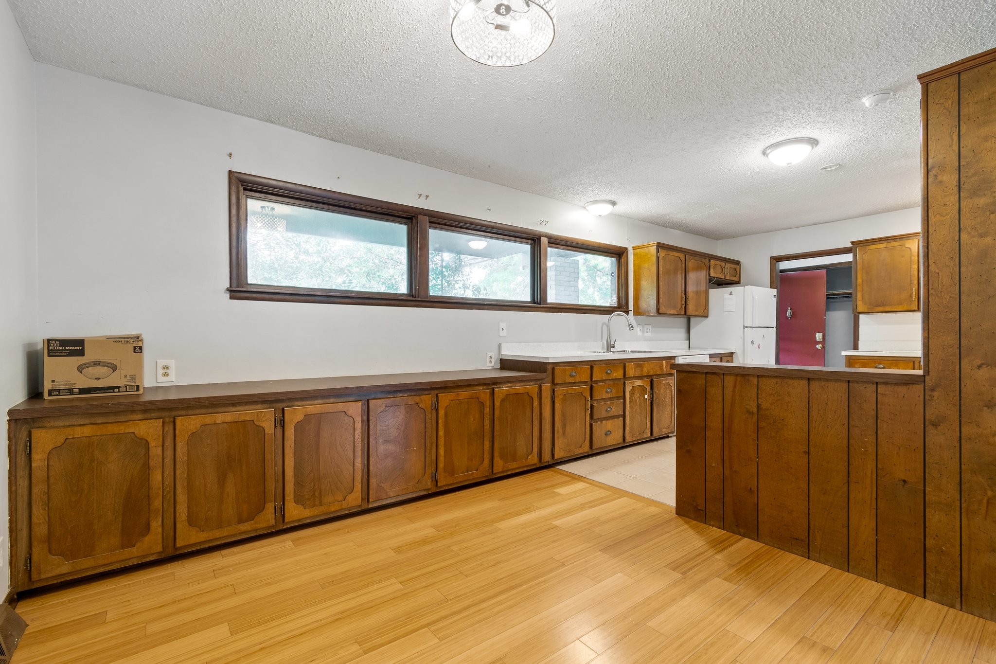515 Freda Villa