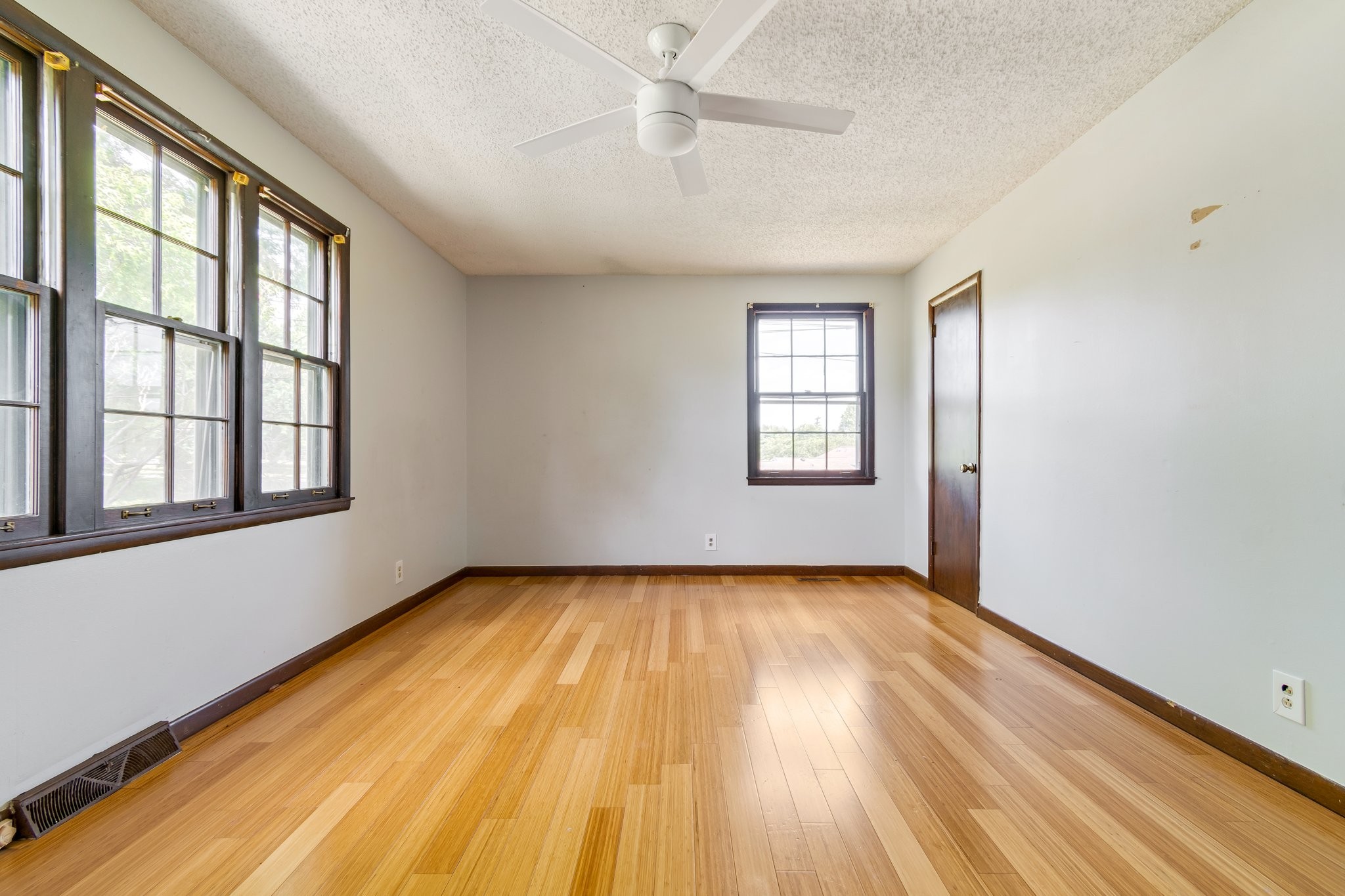 515 Freda Villa