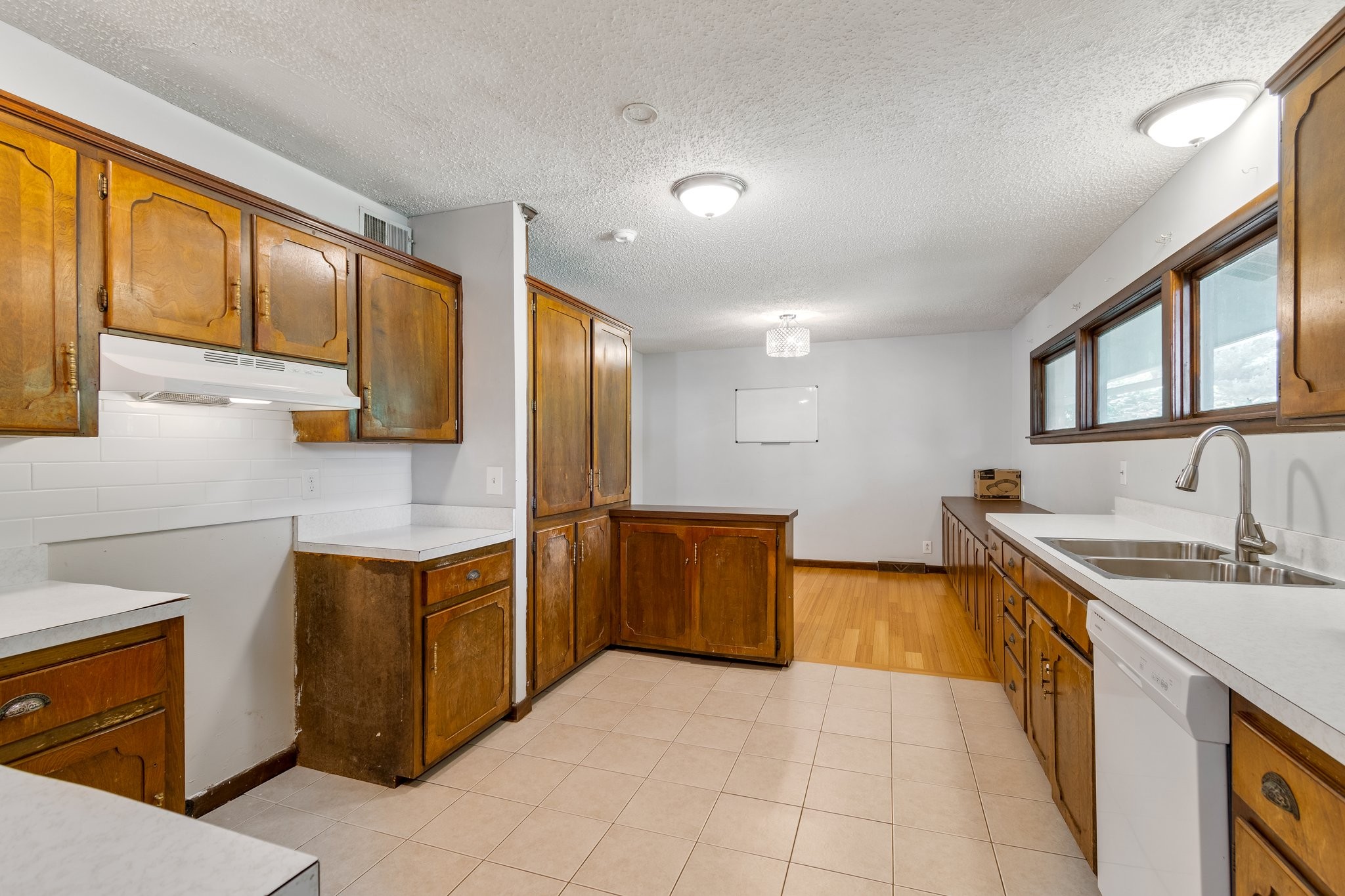 515 Freda Villa