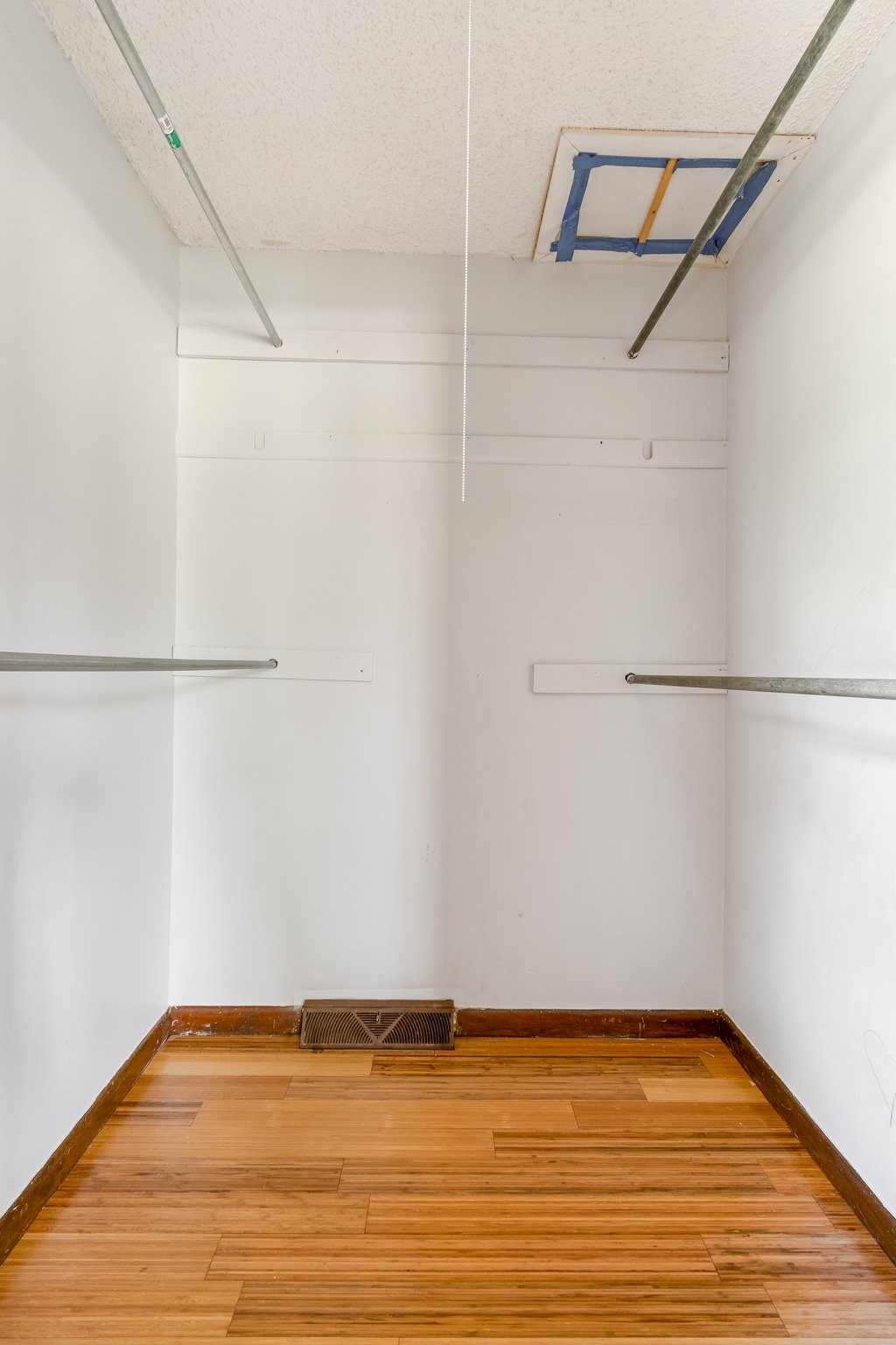 515 Freda Villa