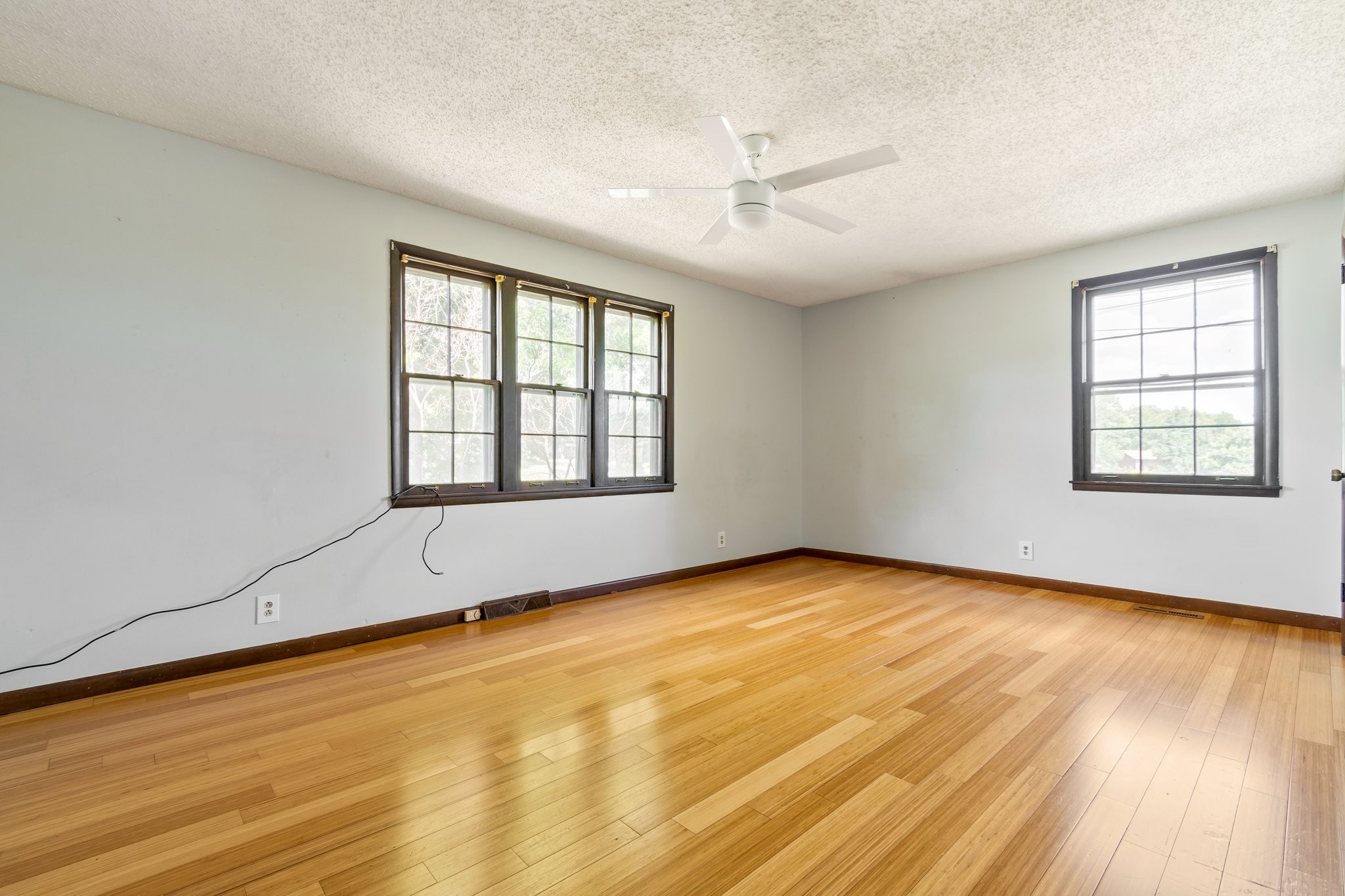 515 Freda Villa