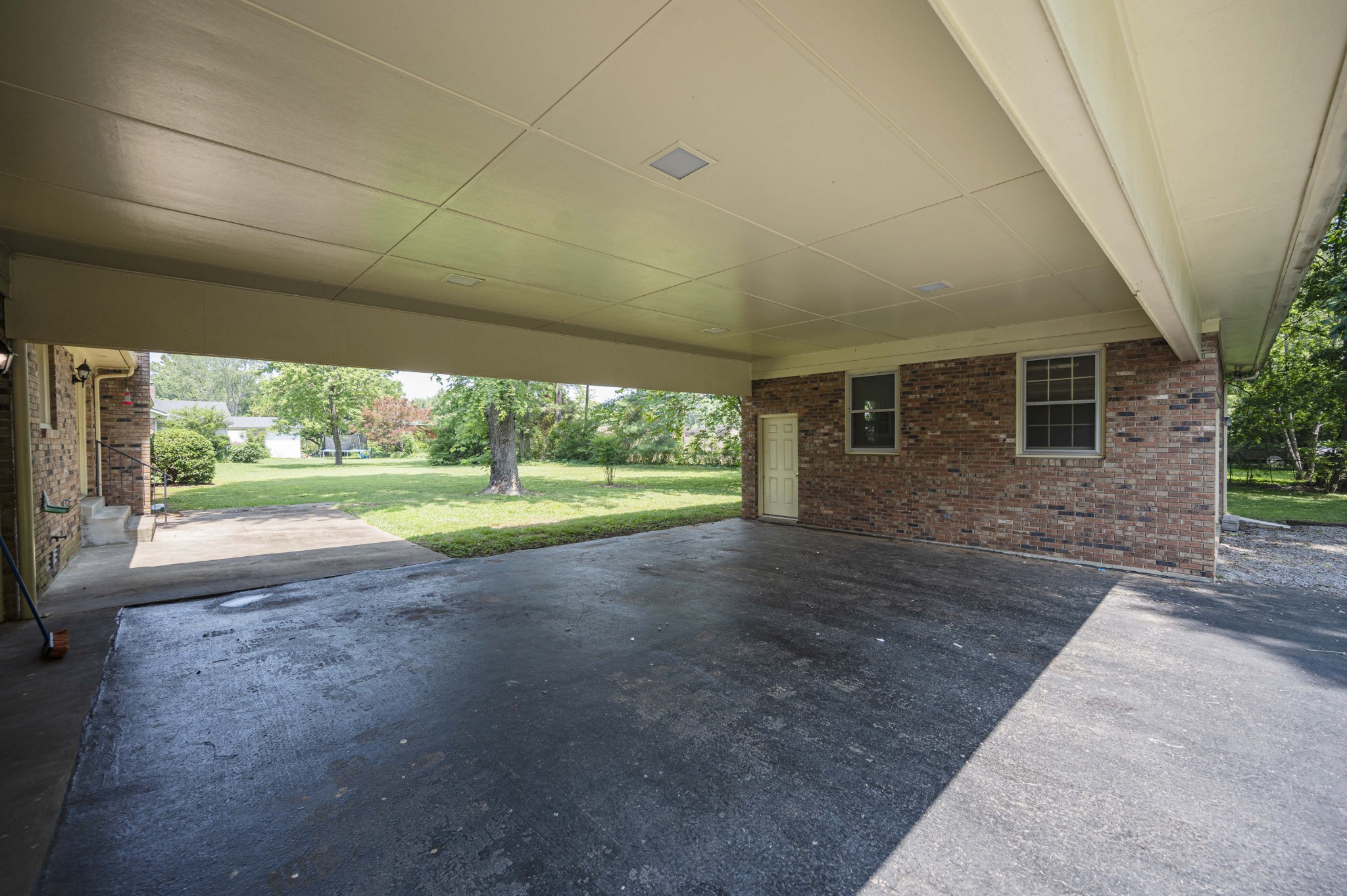 307 Grandview Dr