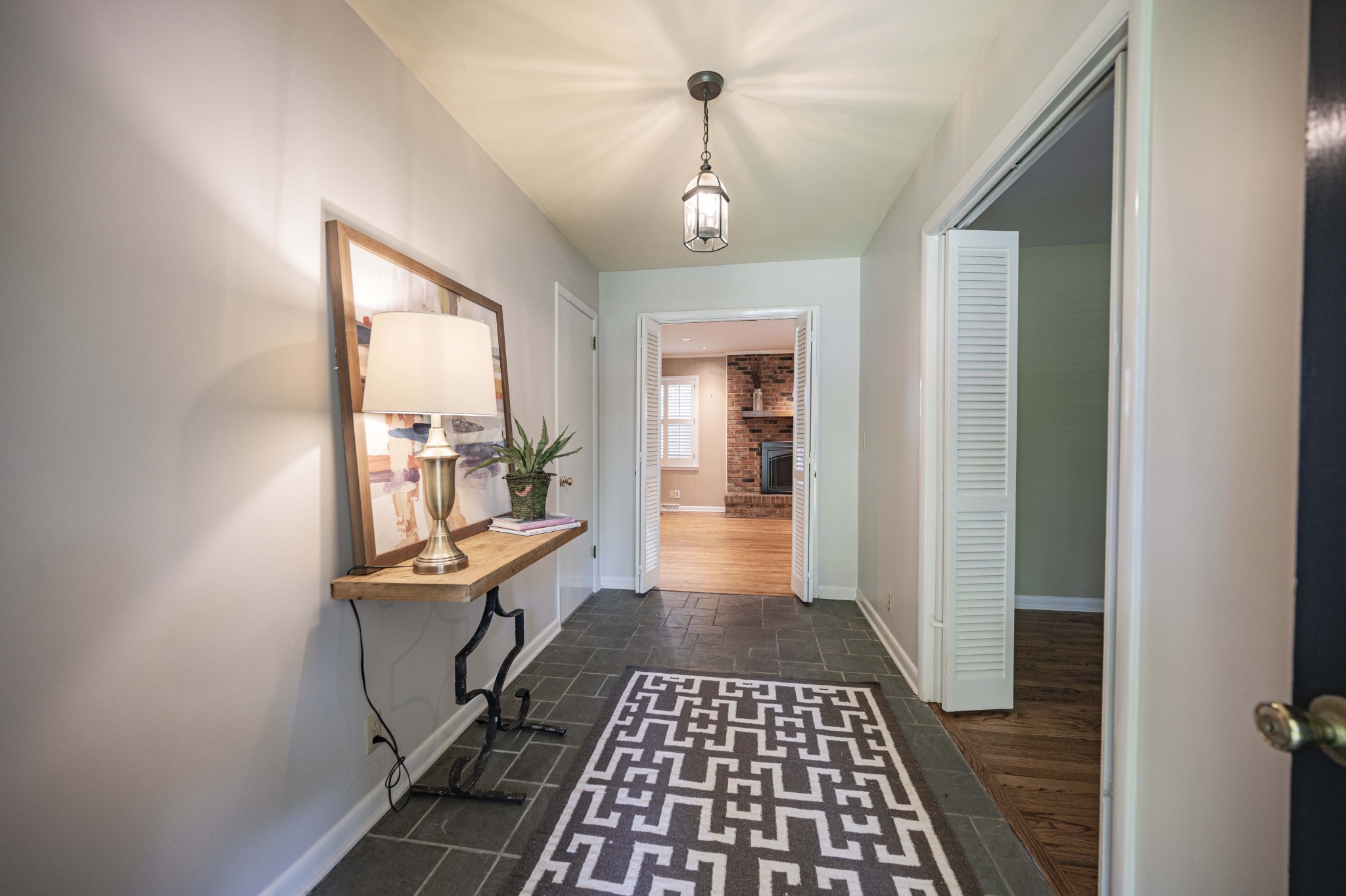 307 Grandview Dr