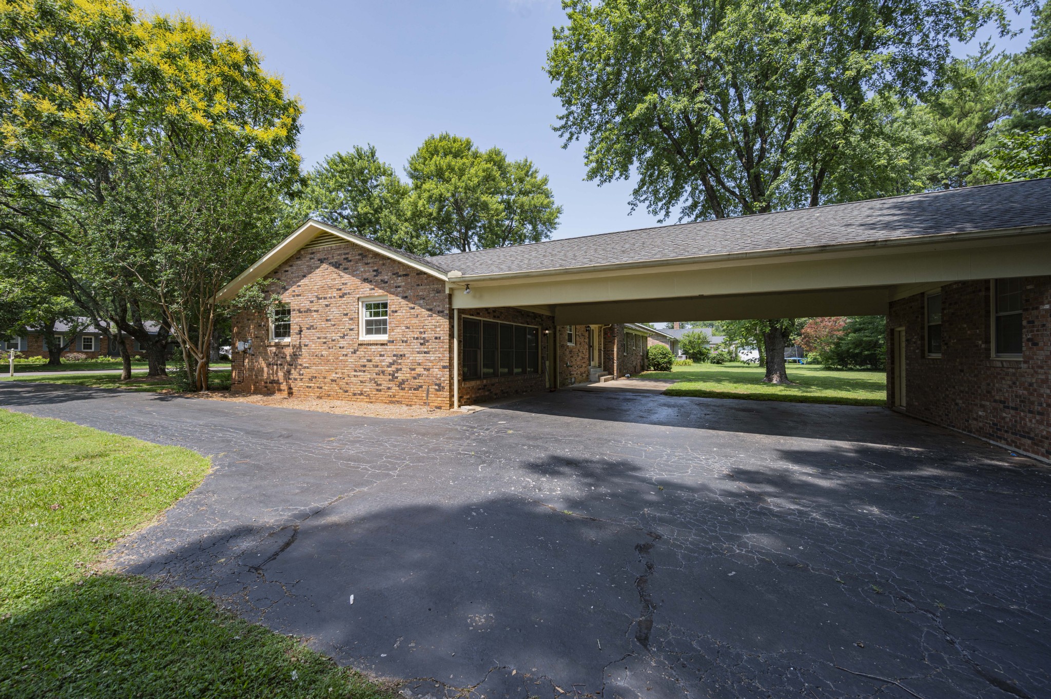307 Grandview Dr