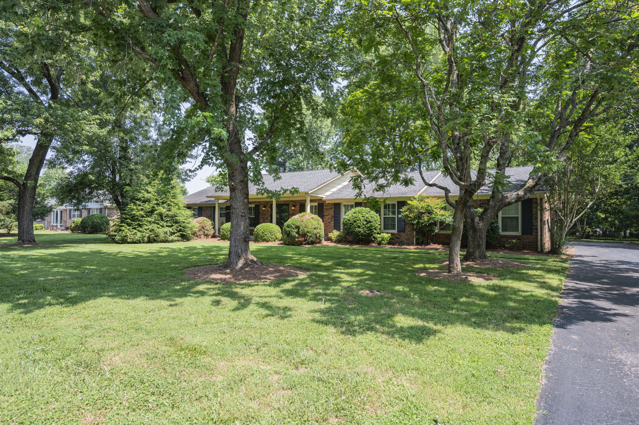 307 Grandview Dr