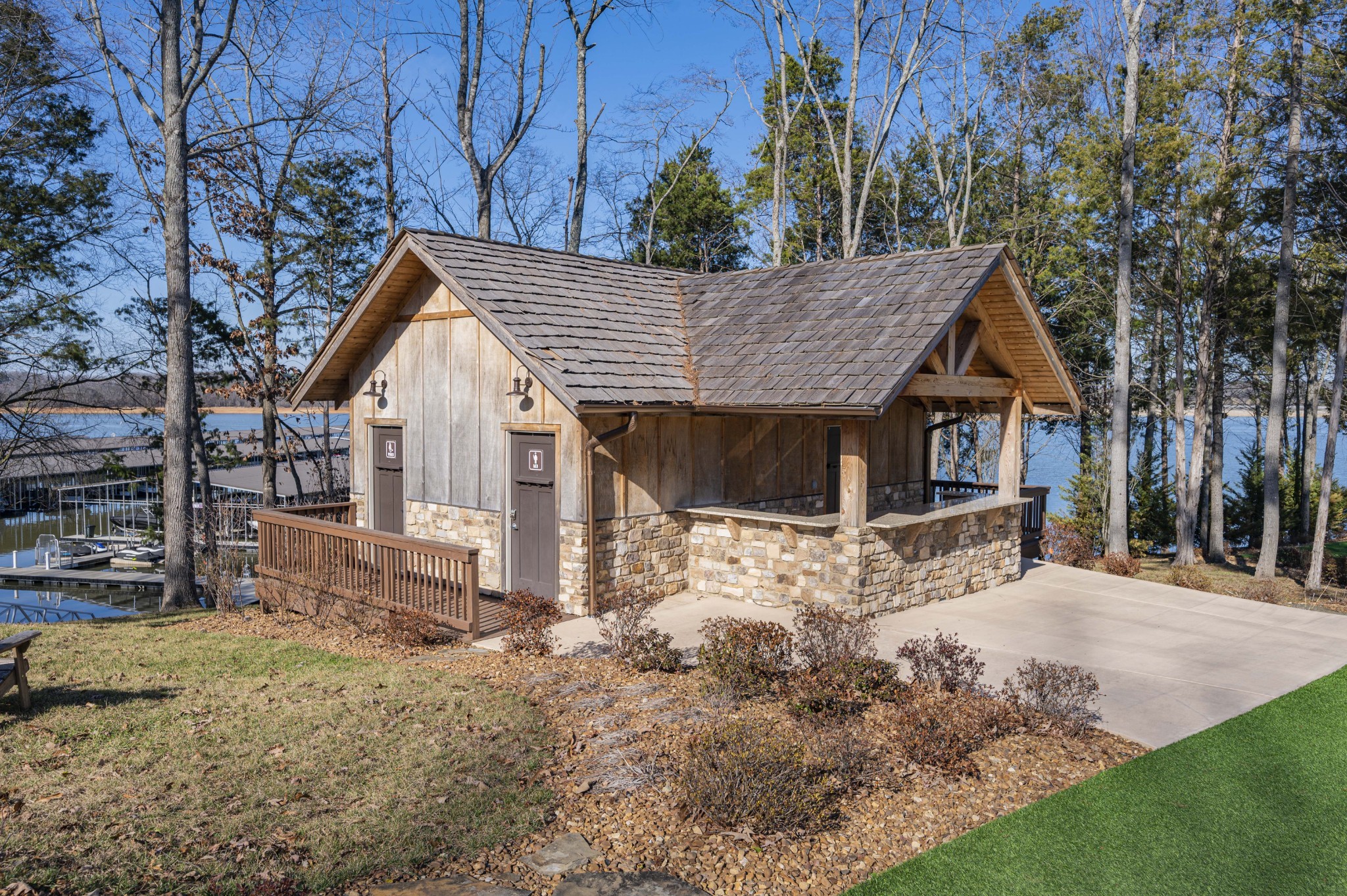 101 Pontoon Pl