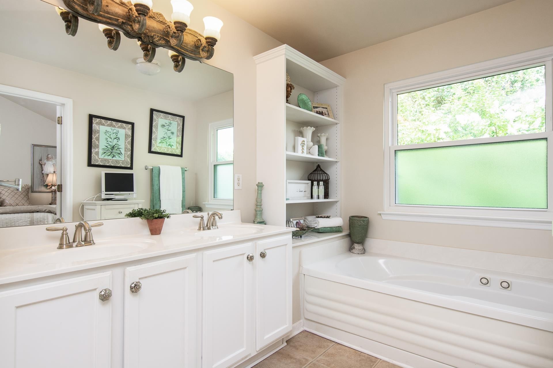523 Antebellum Ct
