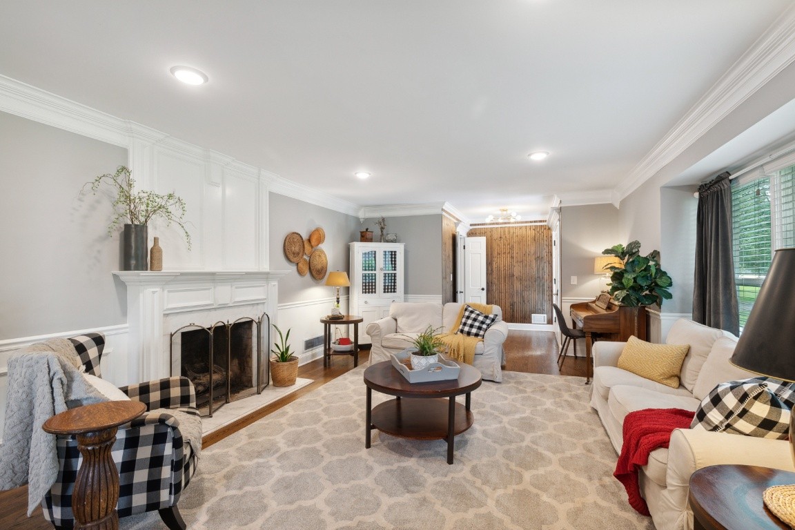 419 Minerva Dr
