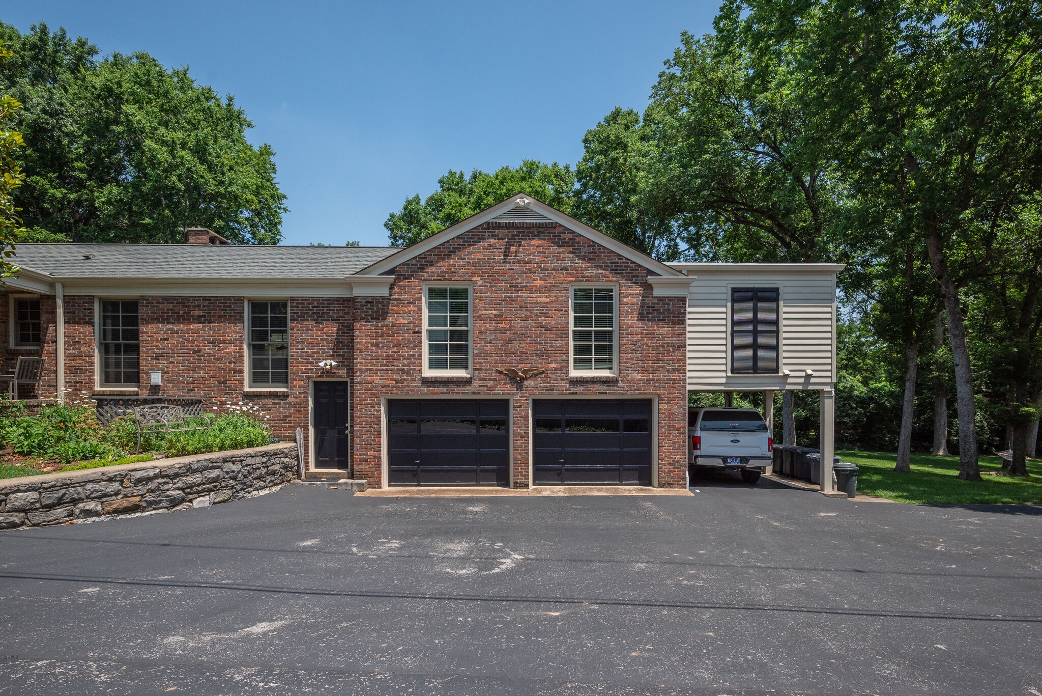 424 Lynnwood Blvd