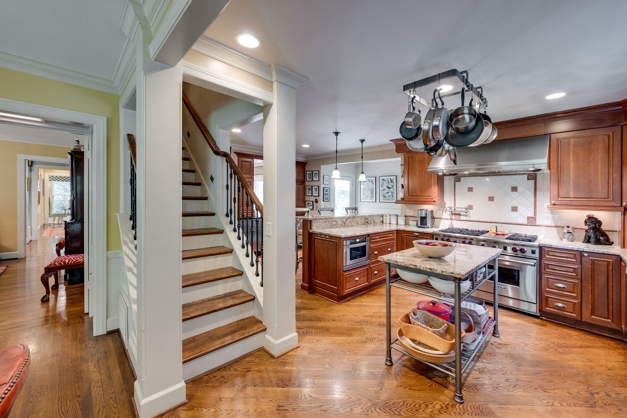 424 Lynnwood Blvd