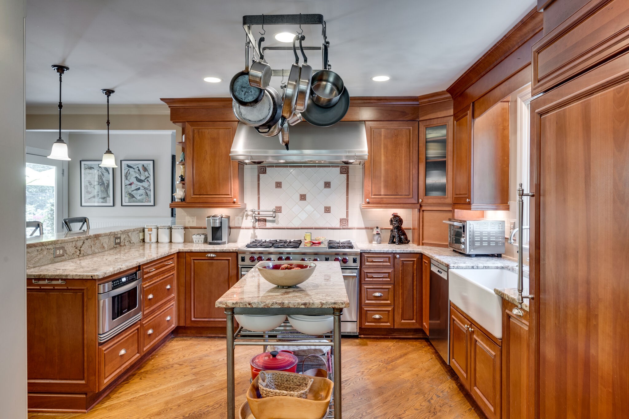424 Lynnwood Blvd