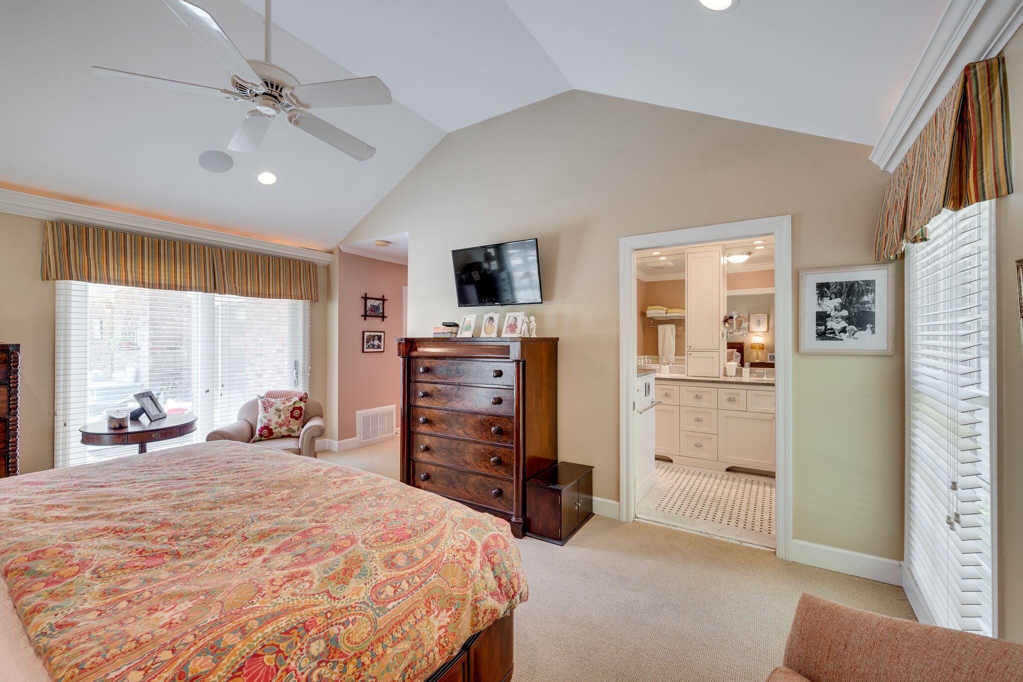 424 Lynnwood Blvd