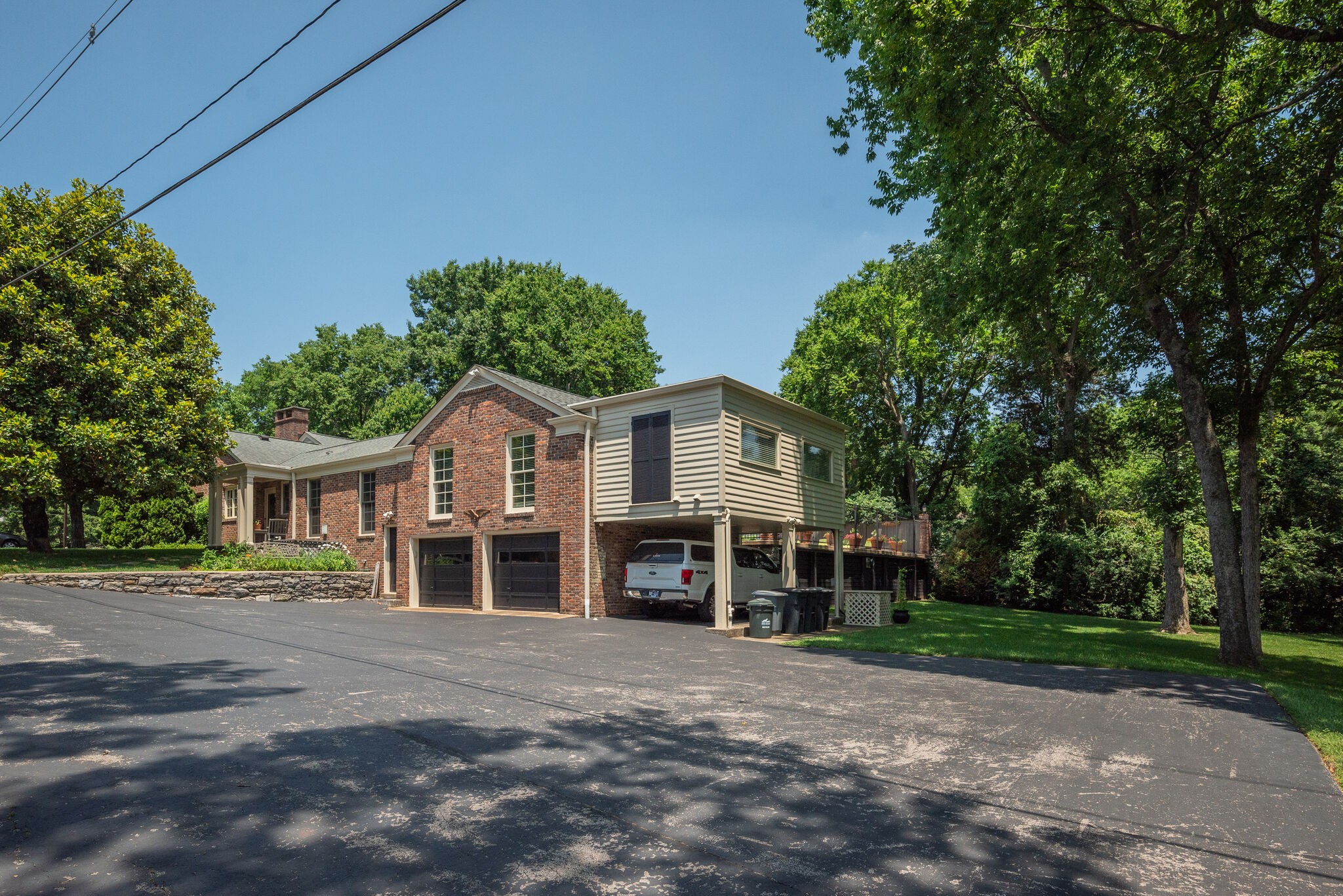 424 Lynnwood Blvd