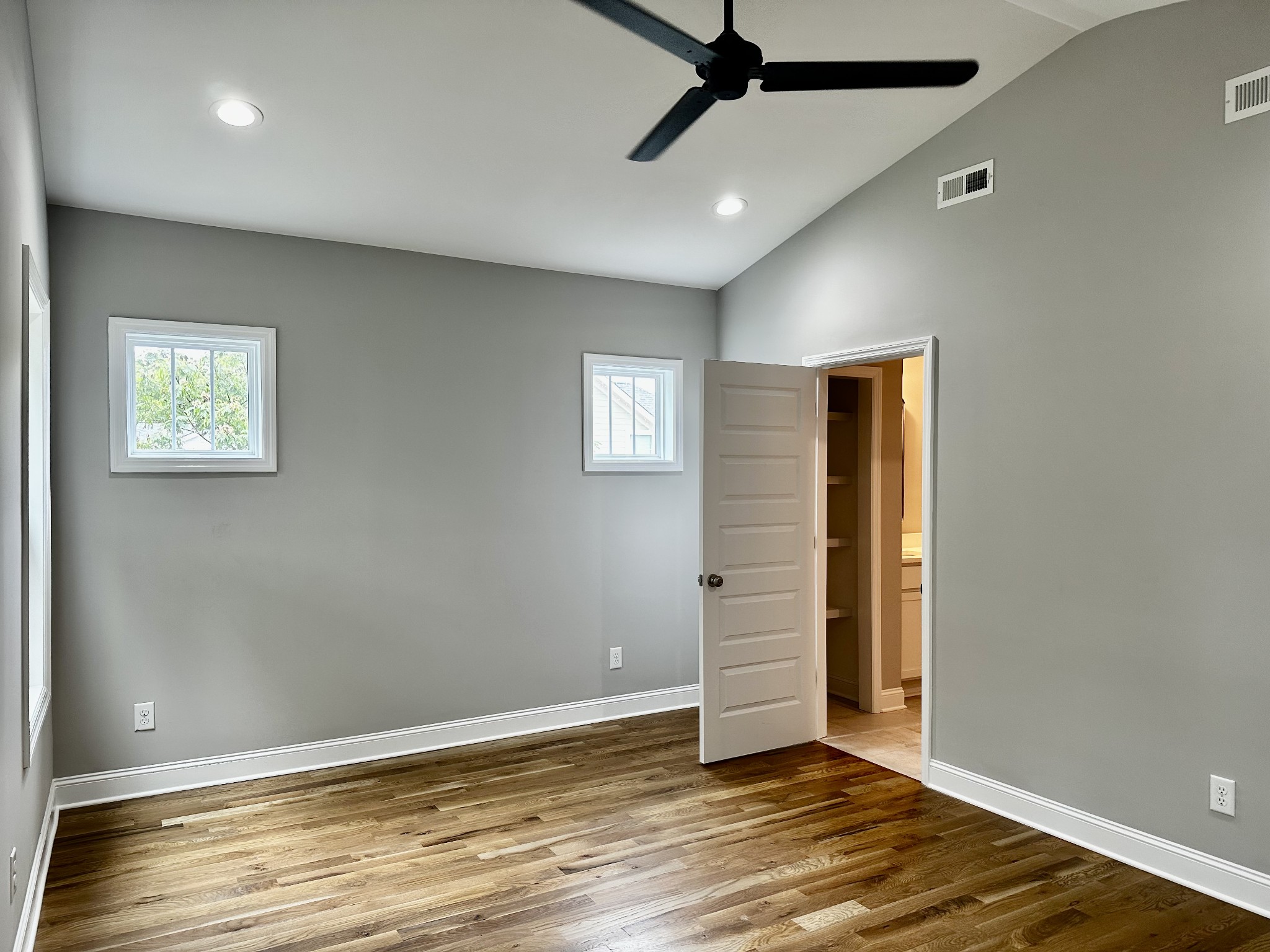 5928A Carl Pl