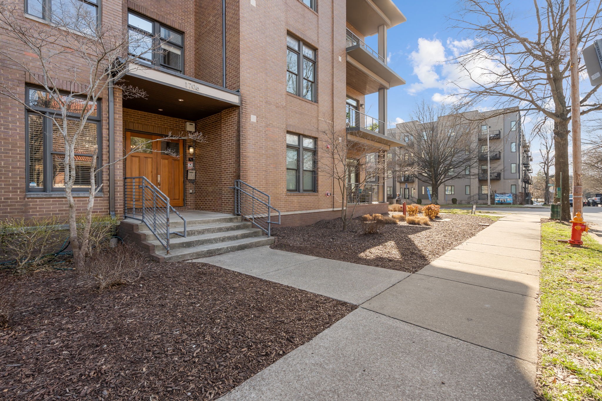 1706 18th Ave, S Unit: 207