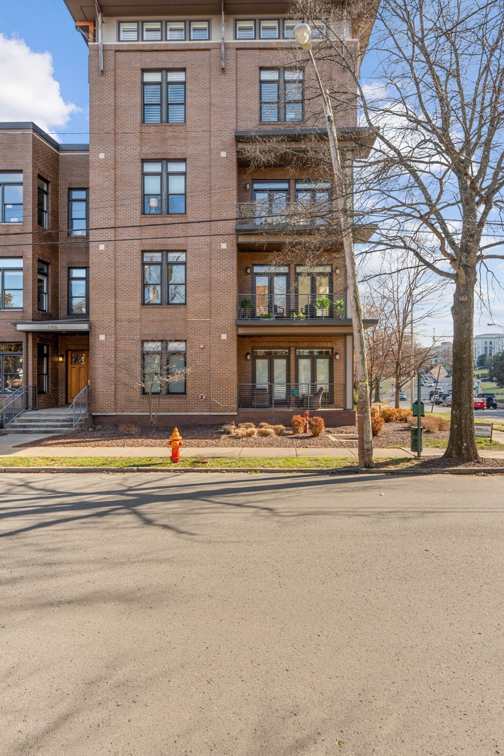1706 18th Ave, S Unit: 207