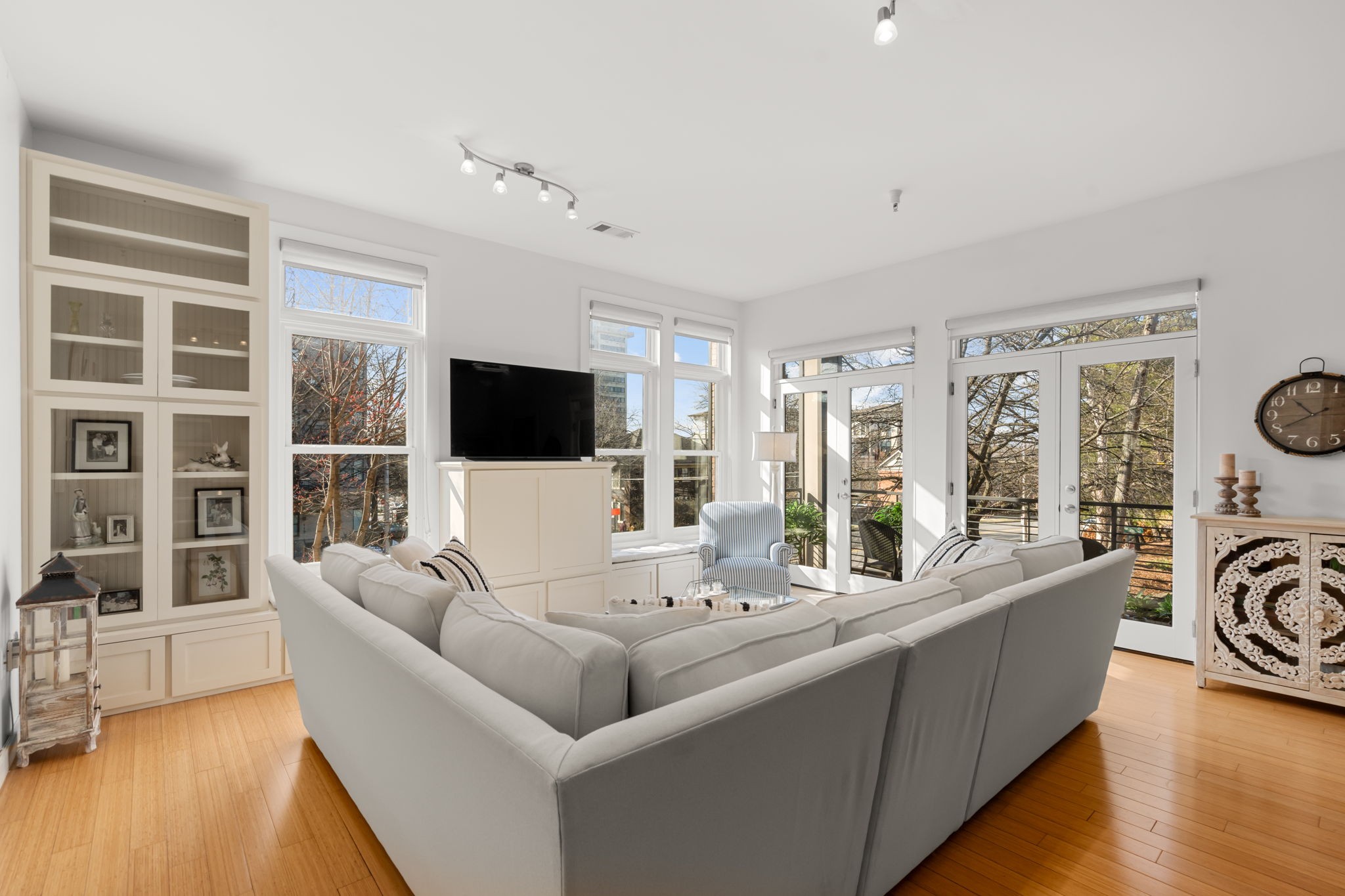 1706 18th Ave, S Unit: 207