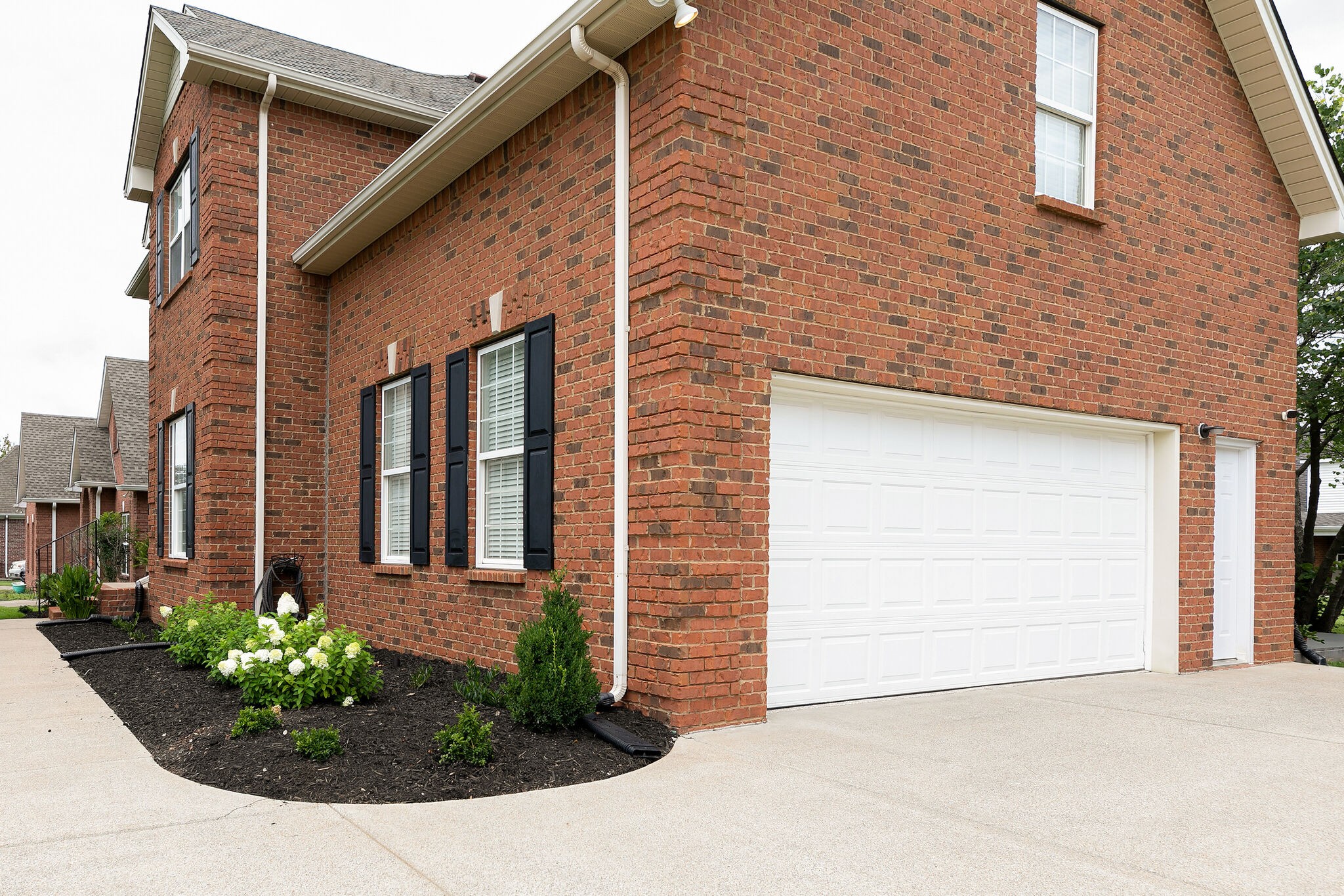 347 Sayre Ln