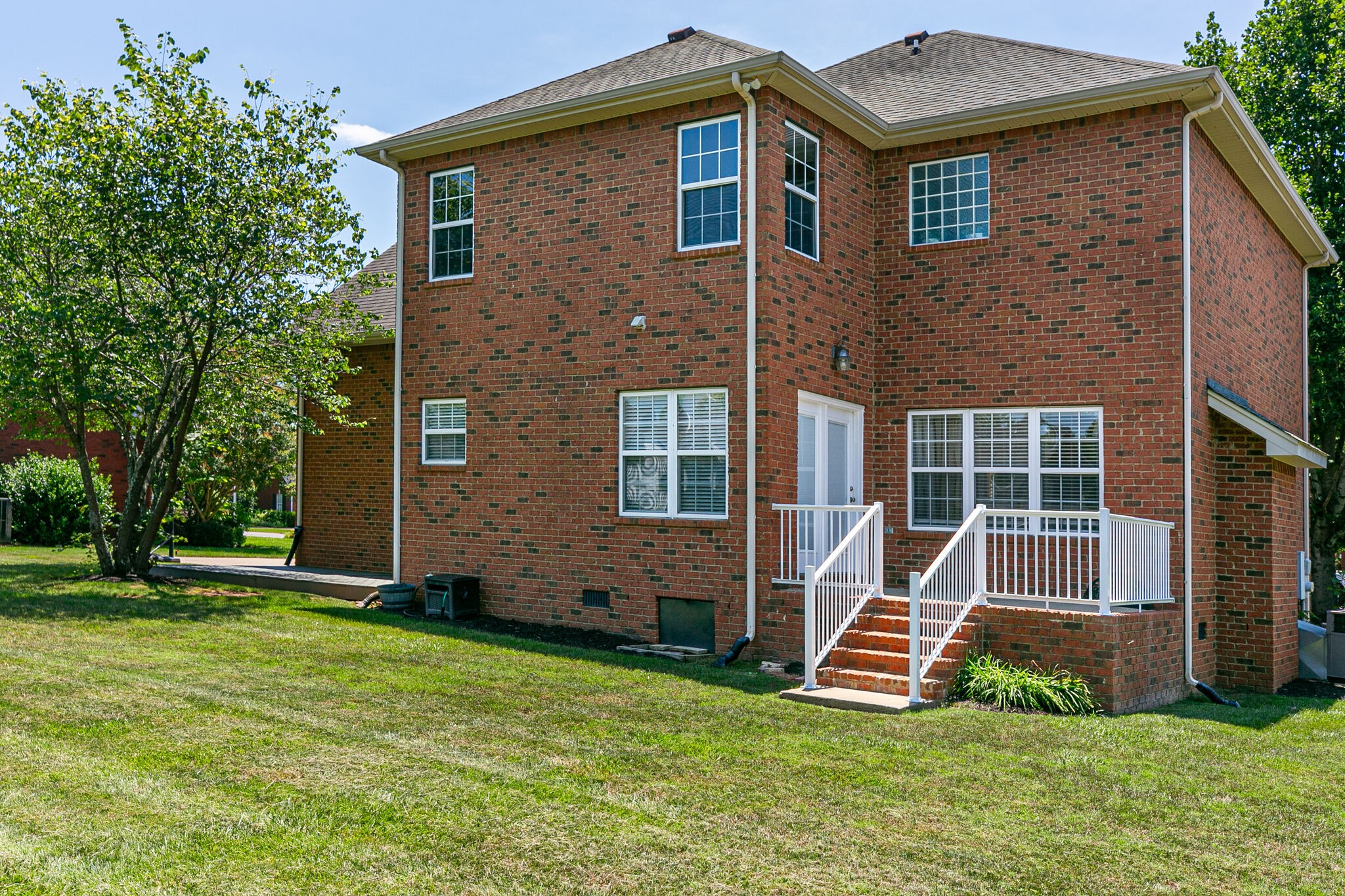347 Sayre Ln