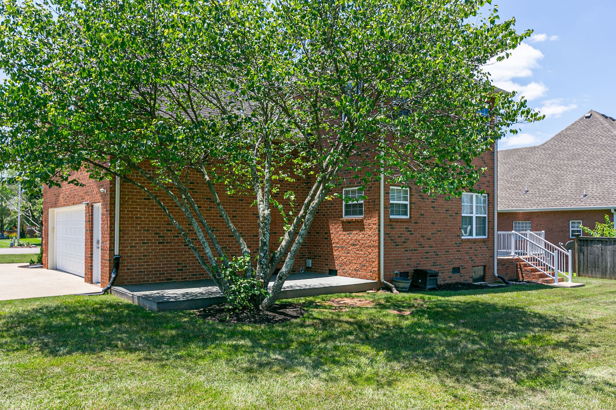 347 Sayre Ln