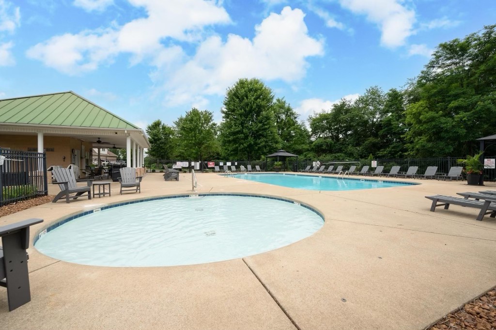 347 Sayre Ln