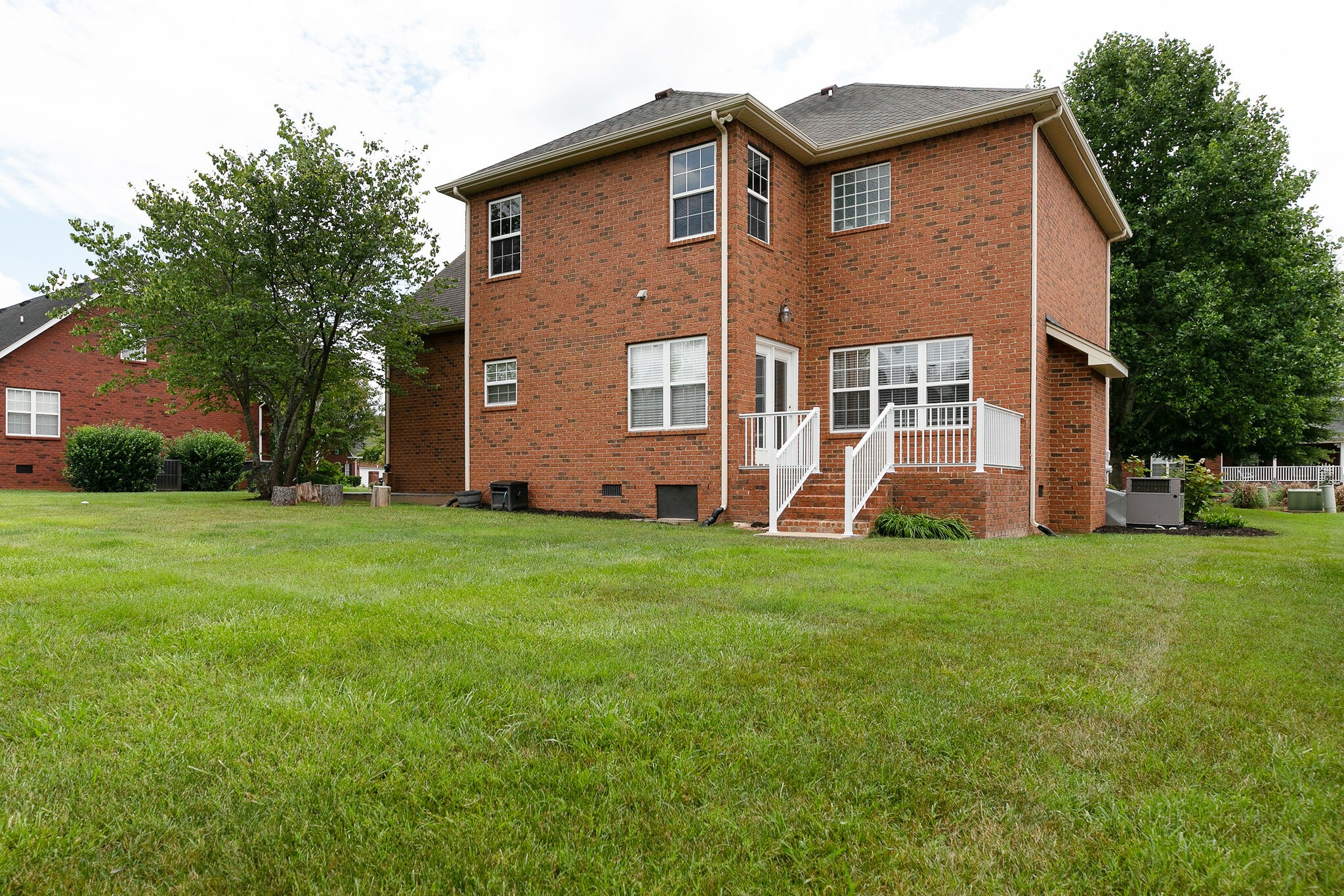 347 Sayre Ln