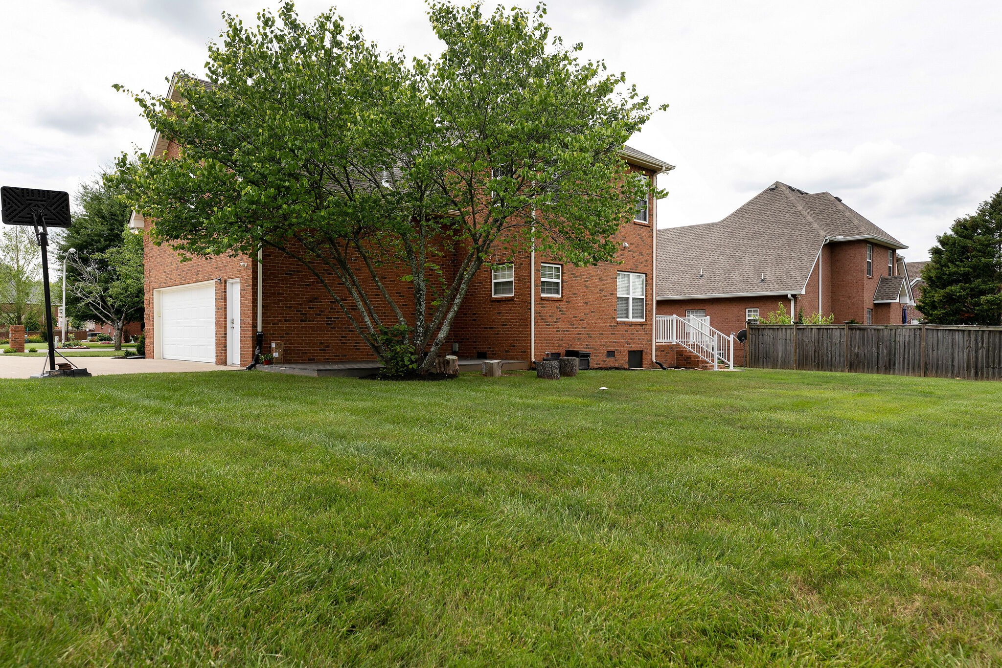 347 Sayre Ln