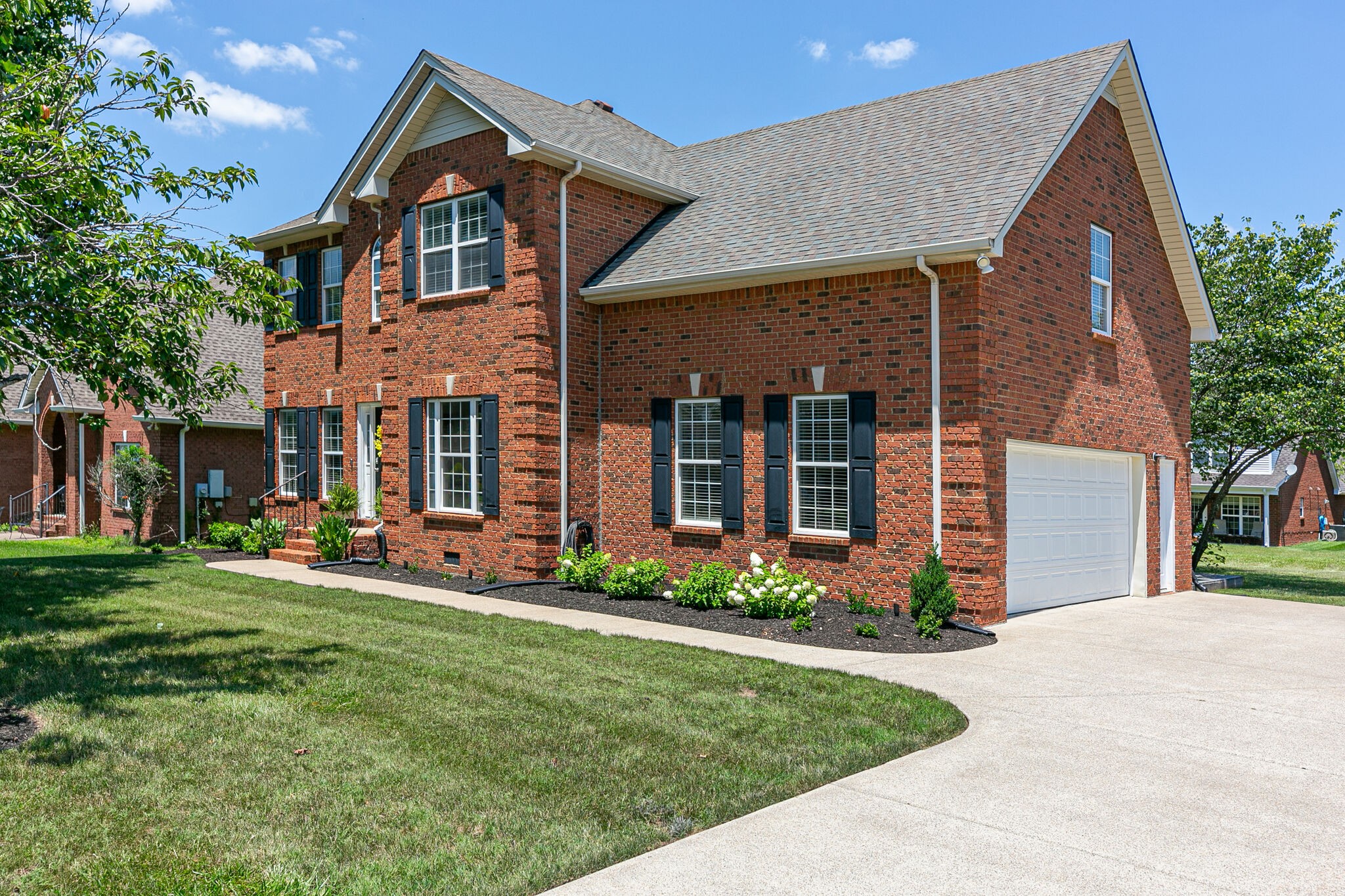 347 Sayre Ln