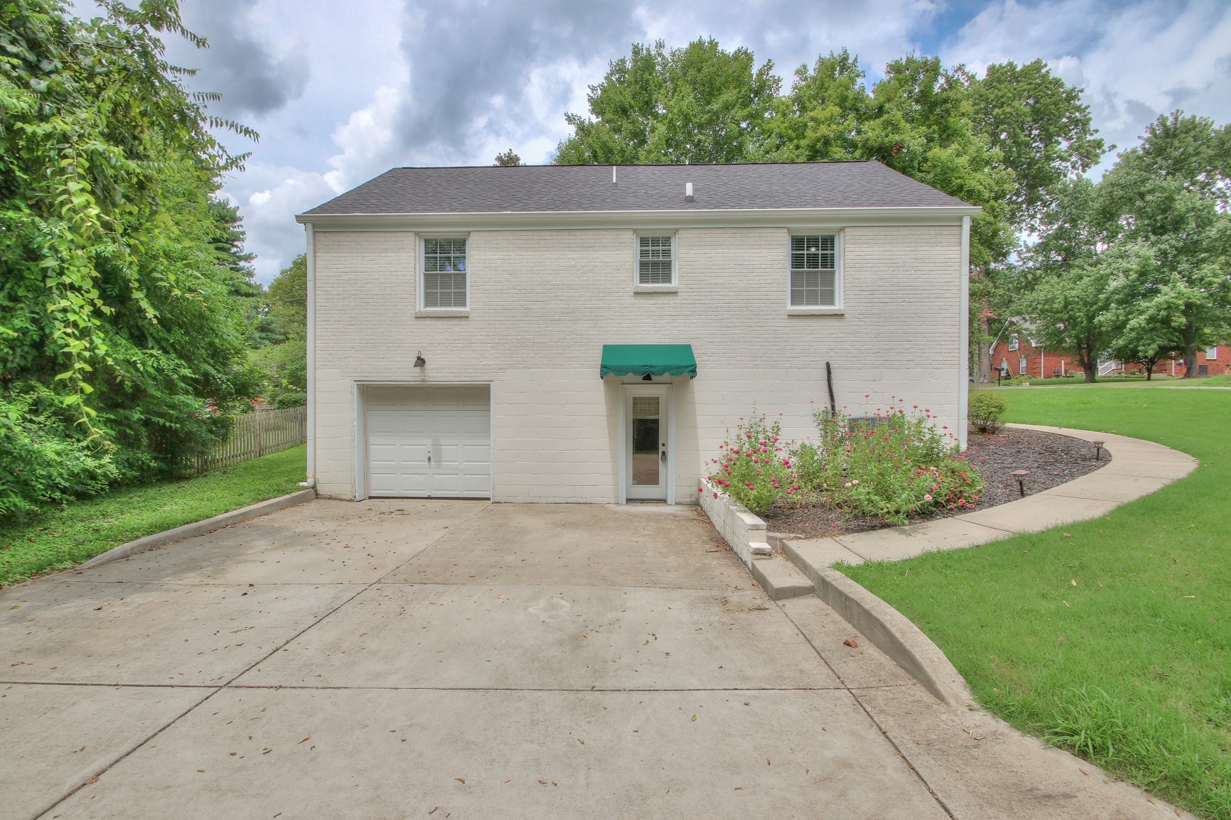 1936 Moran Ave