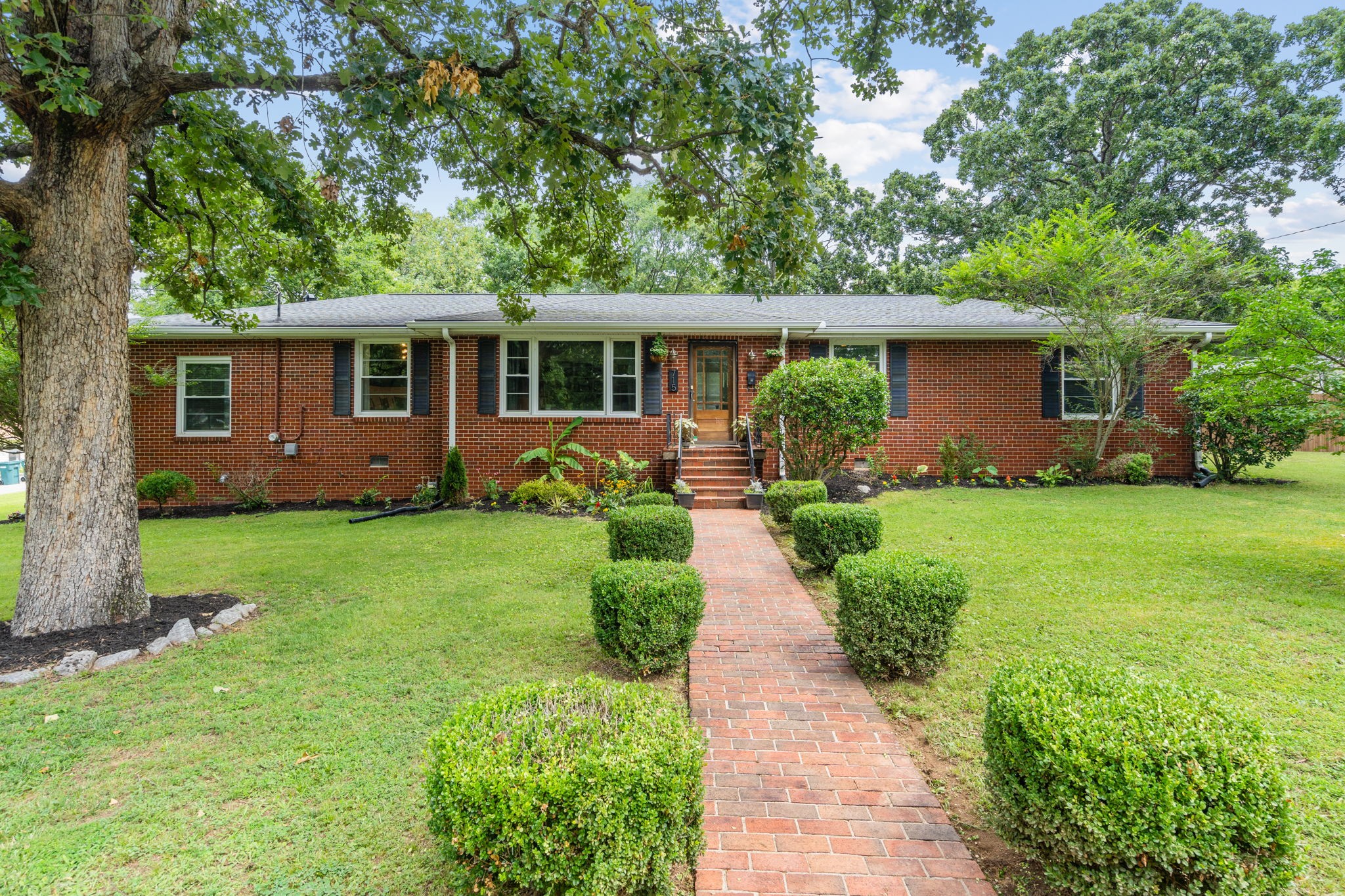 715 Woodland Drive