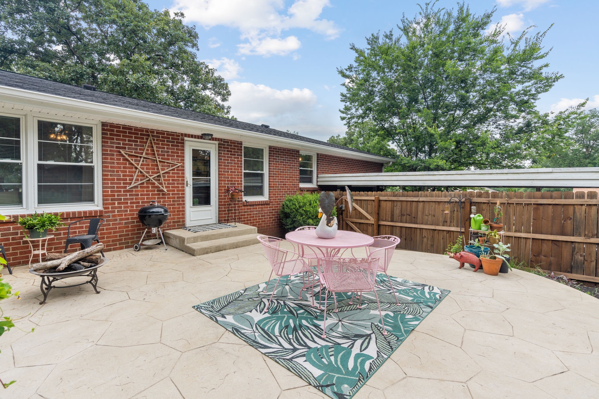 715 Woodland Drive