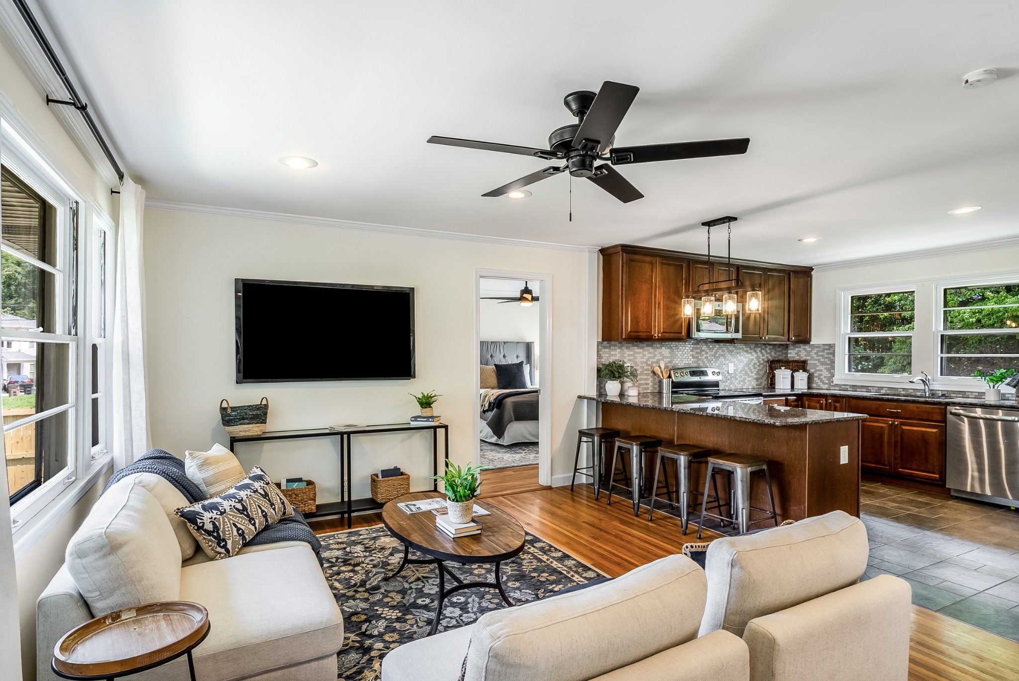 2701 Mailan Dr
