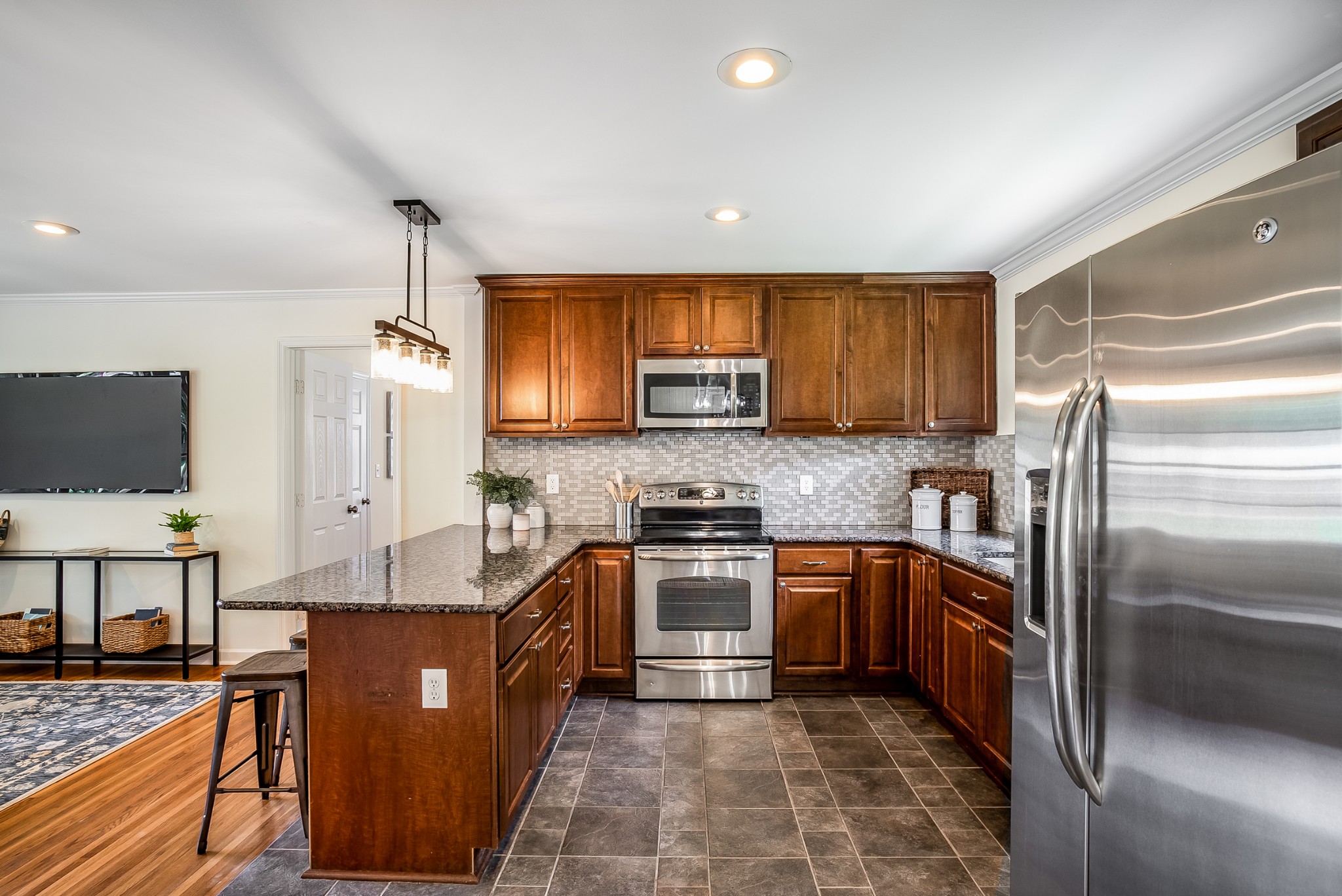 2701 Mailan Dr