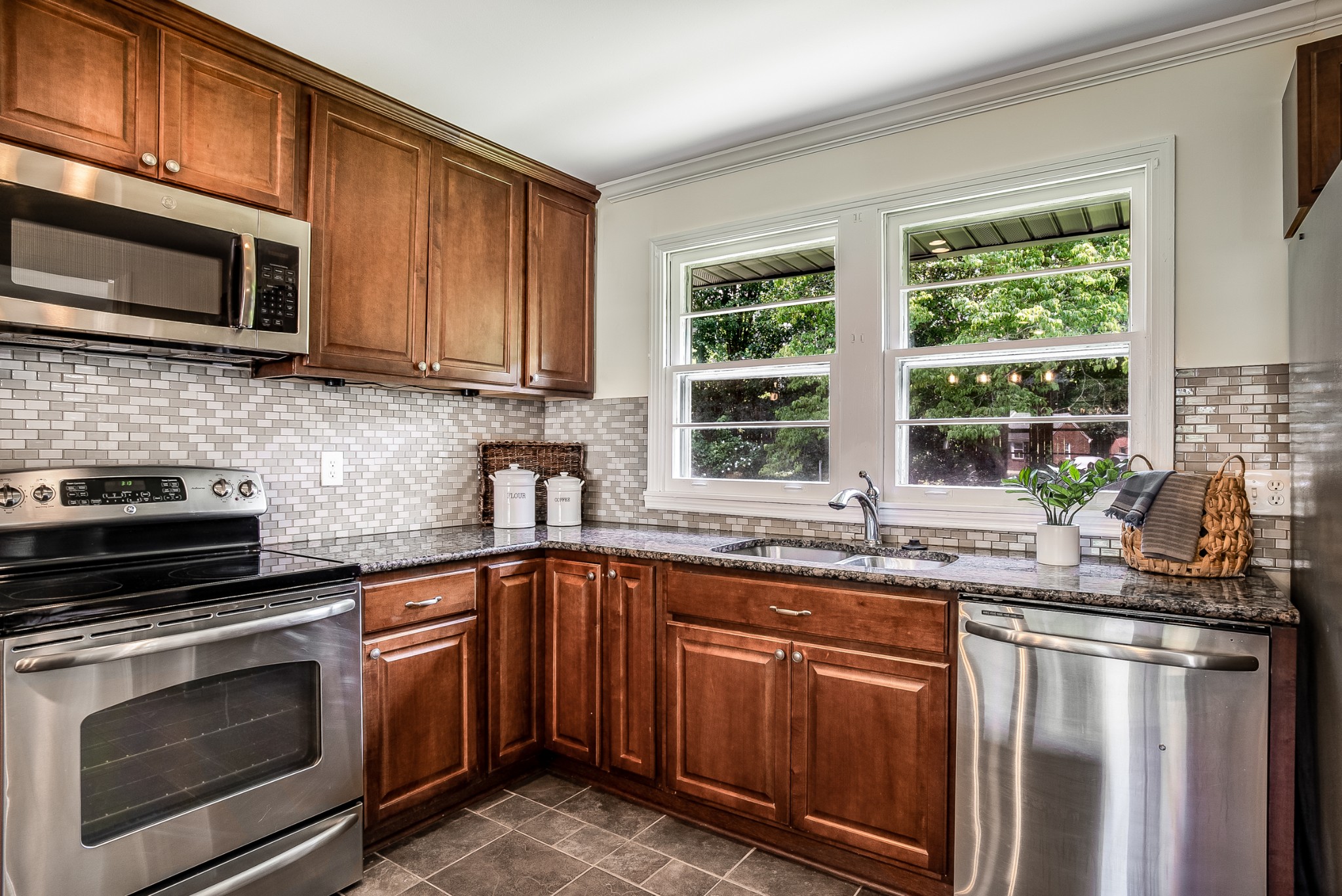 2701 Mailan Dr