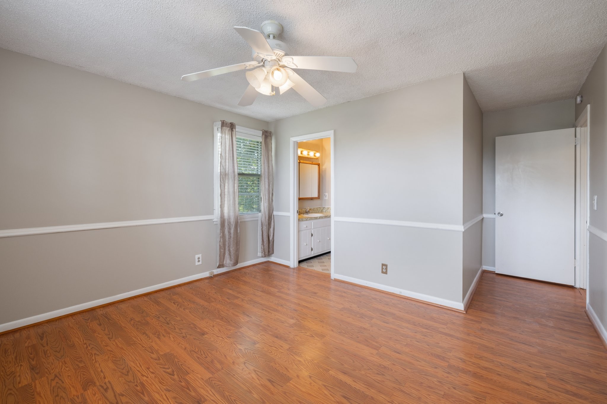 2805 Galesburg Dr