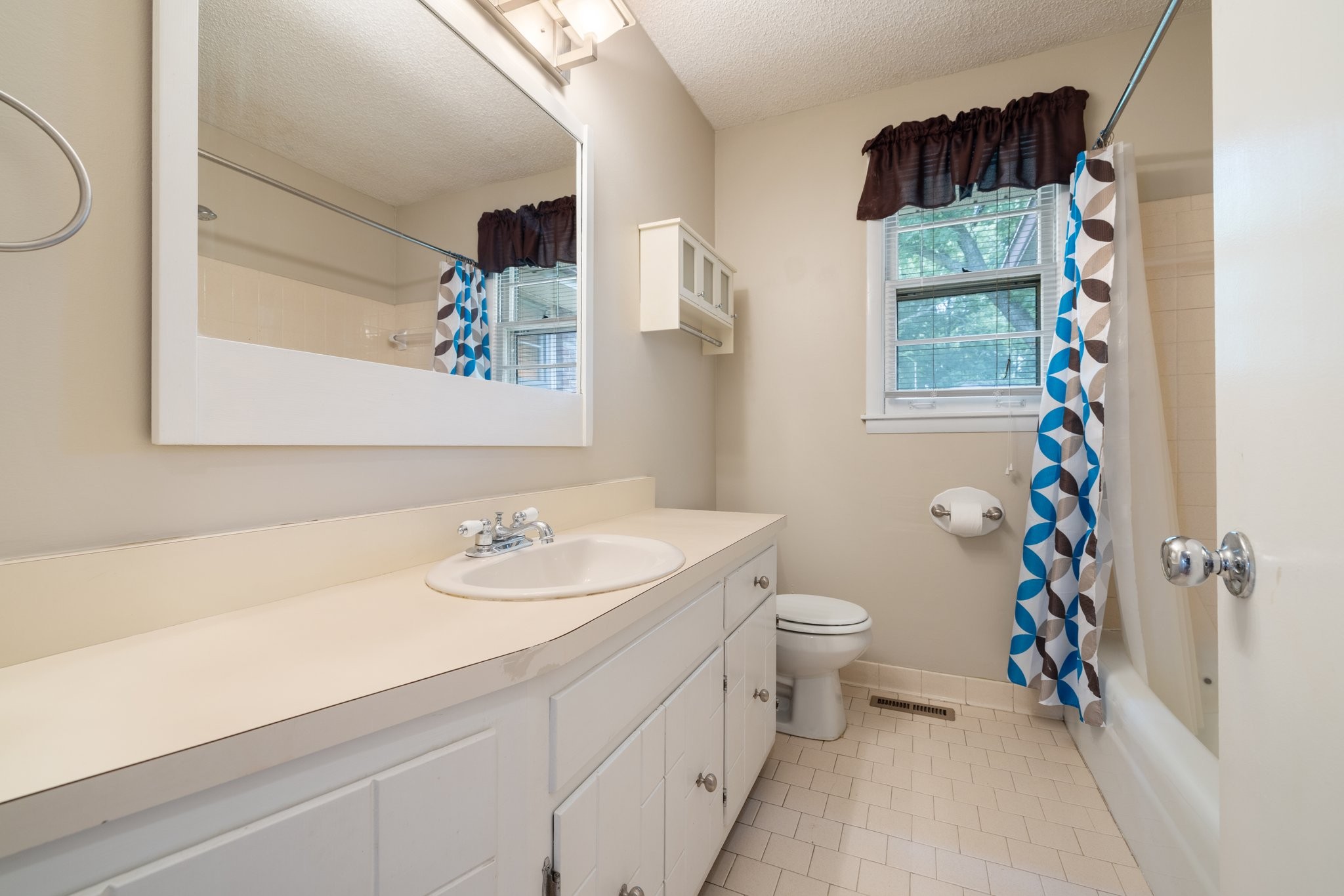 2805 Galesburg Dr