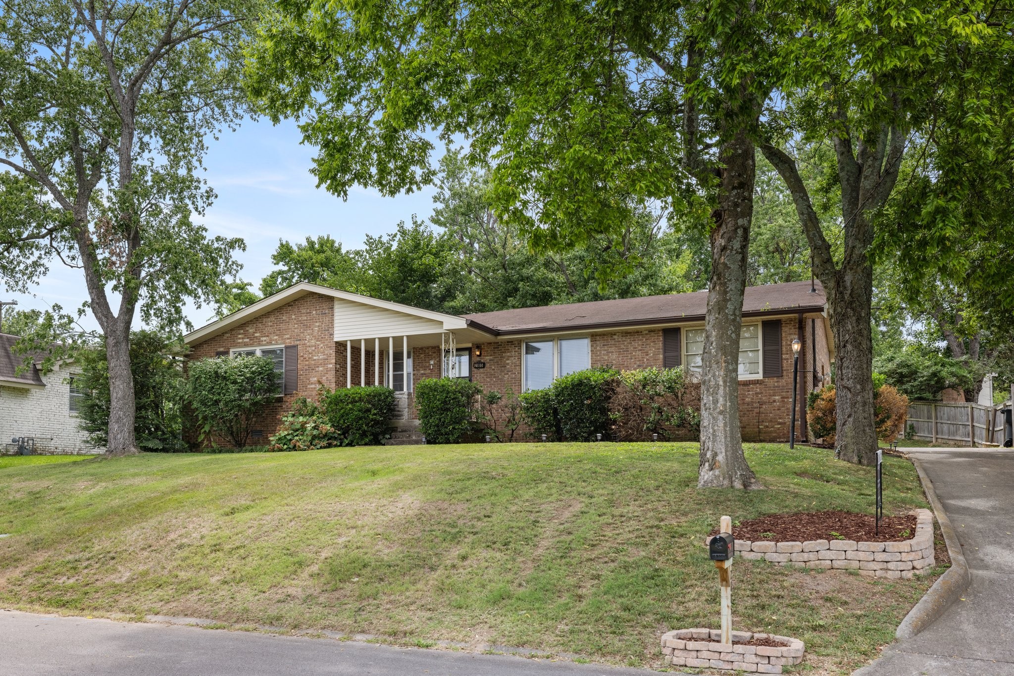 2805 Galesburg Dr