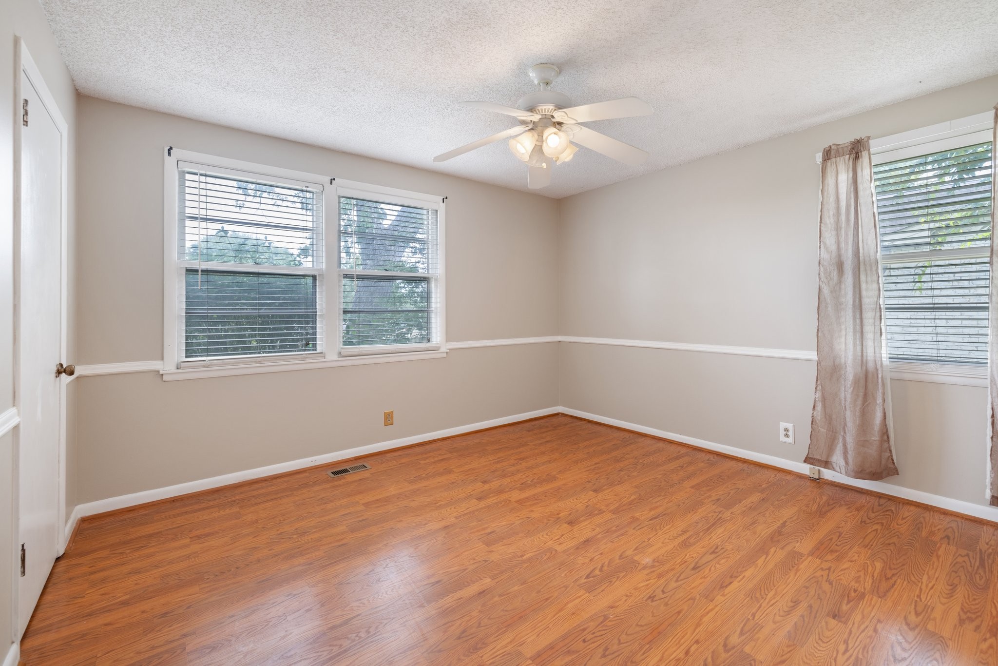 2805 Galesburg Dr