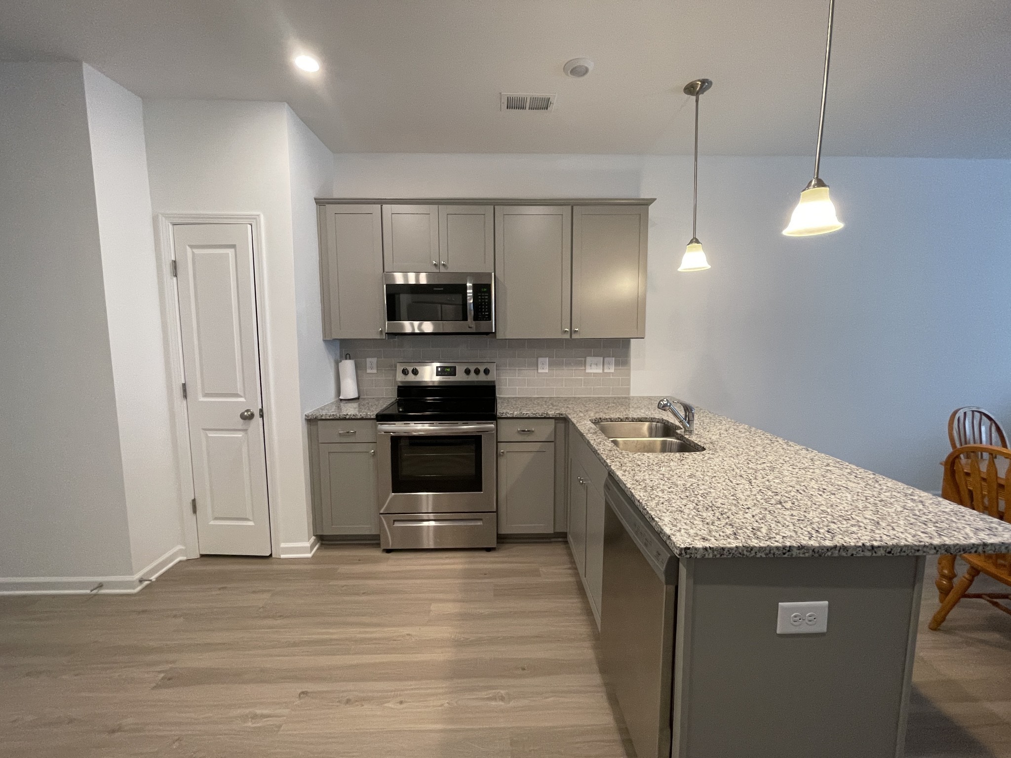 120 Townsend Ave Unit: 6