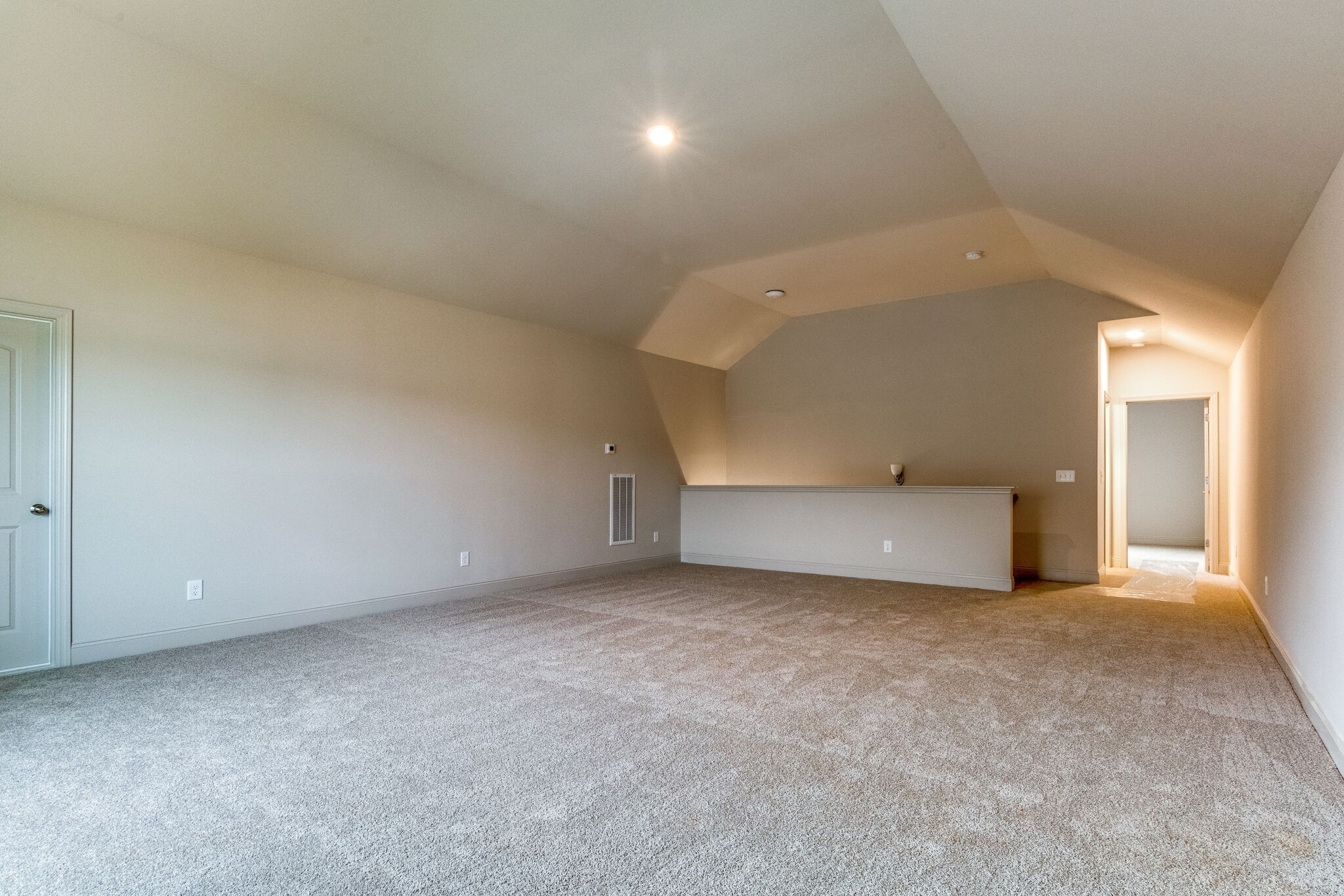 5607 Willoughby Way