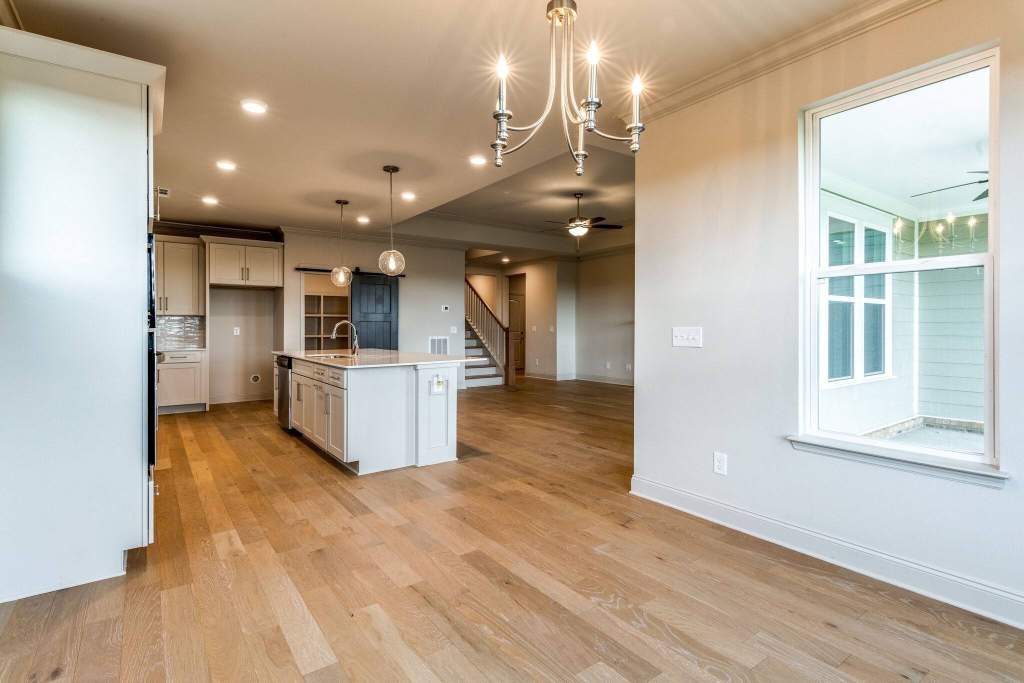 5607 Willoughby Way