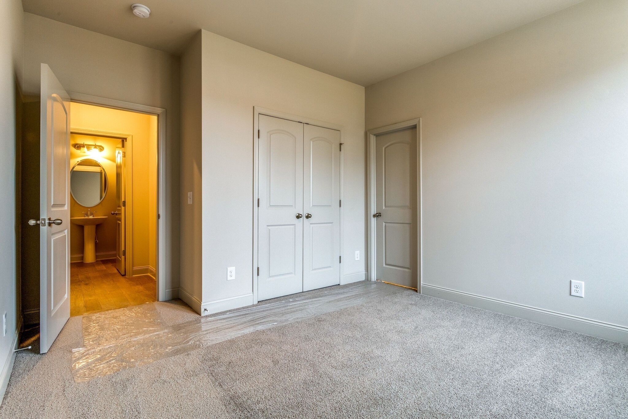 5607 Willoughby Way